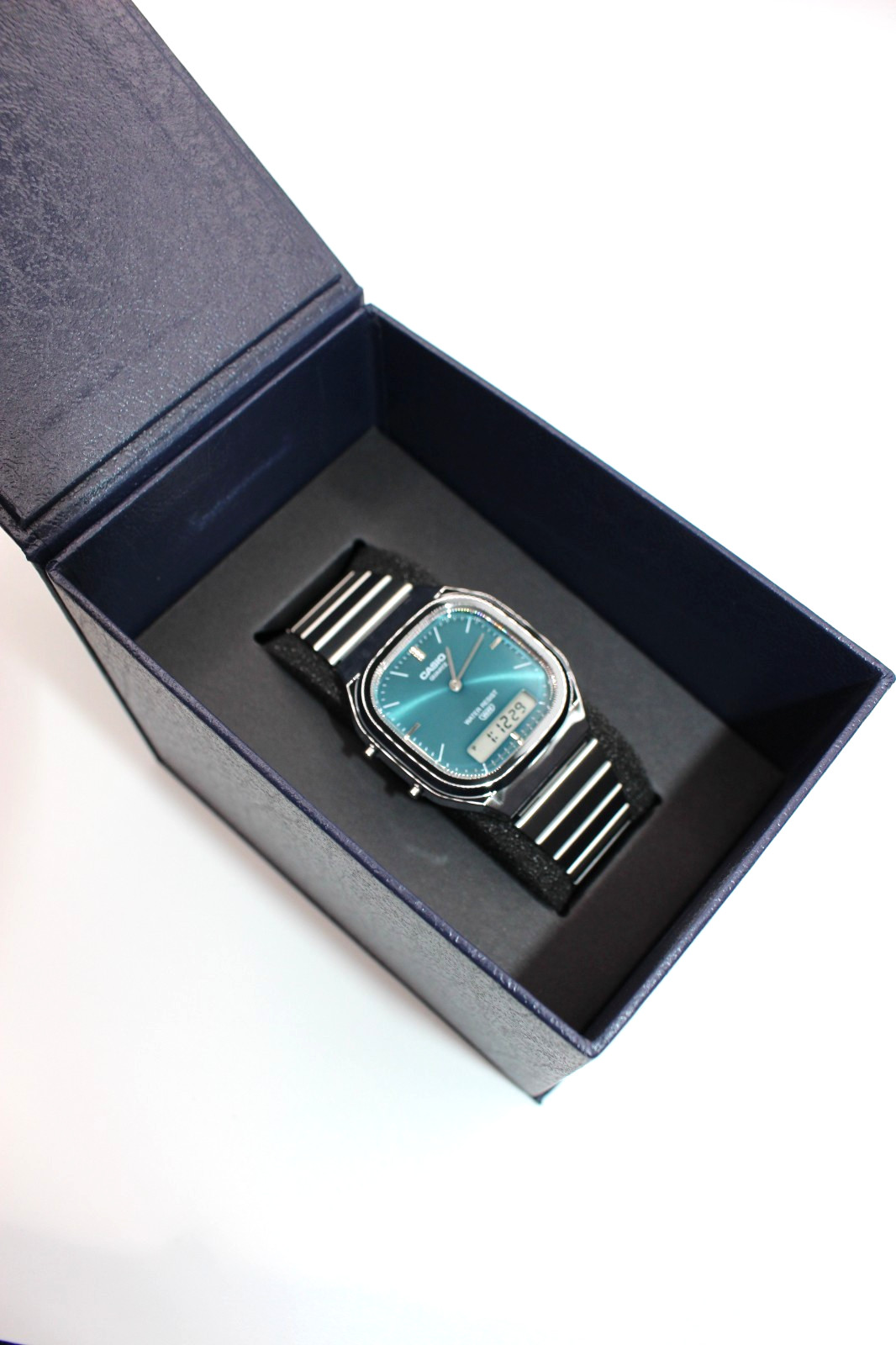 CASIO AQ-240E-3AJF Classic Series Digital Analog Watch Green Retro Modern 2025