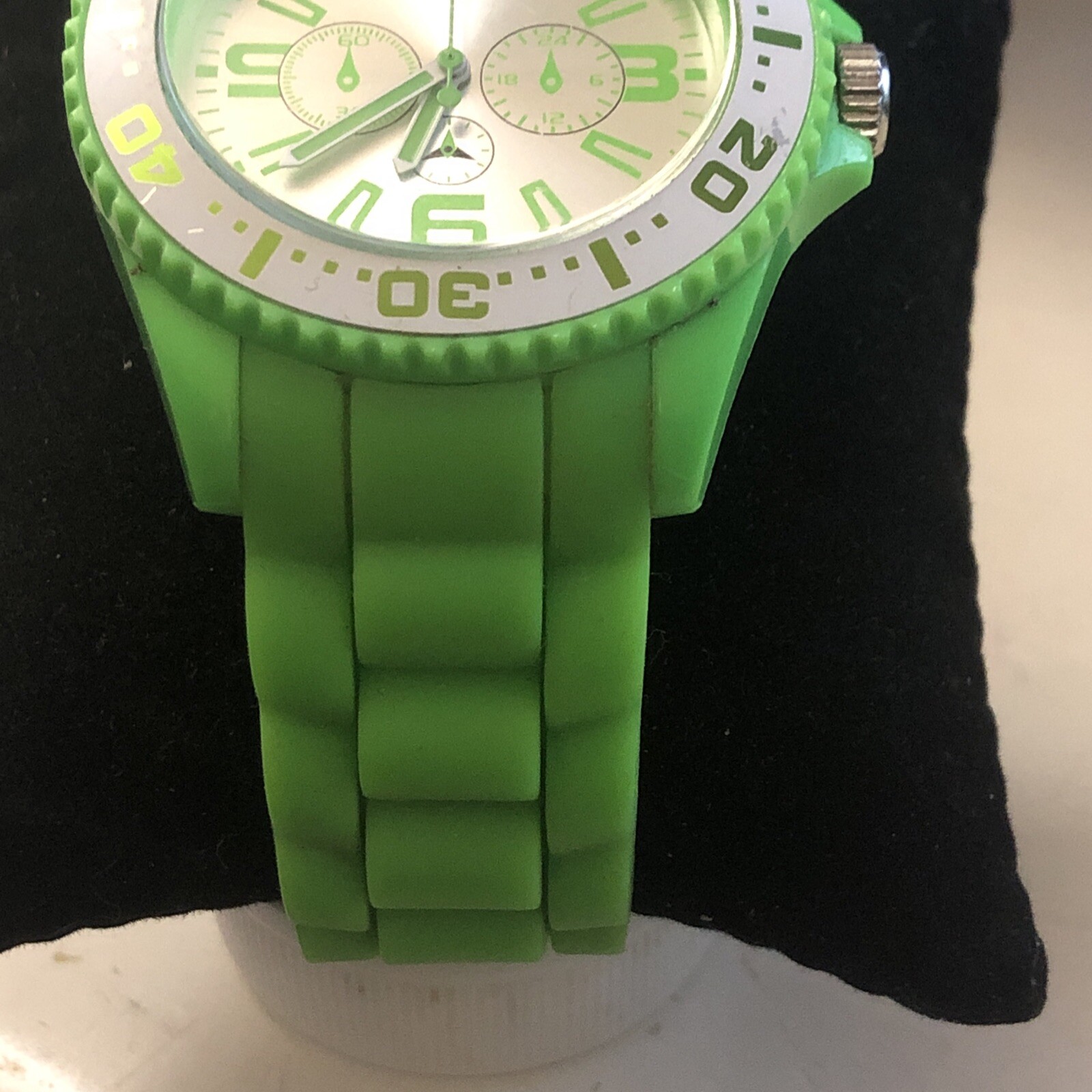 Green Dive Style Watch NEW BATTERY