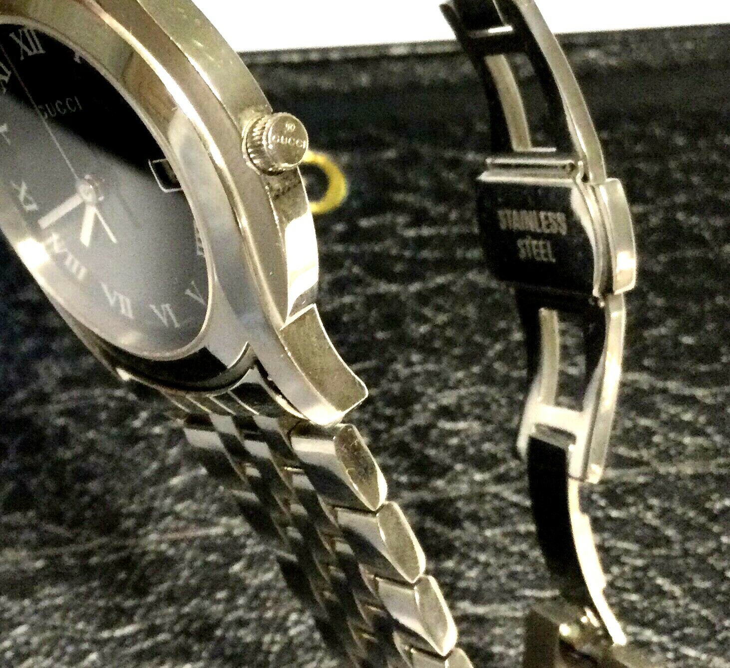 GUCCI 5500 SWISS MADE WATCH Small Black Dial Roman Numerals Stainless Case Band