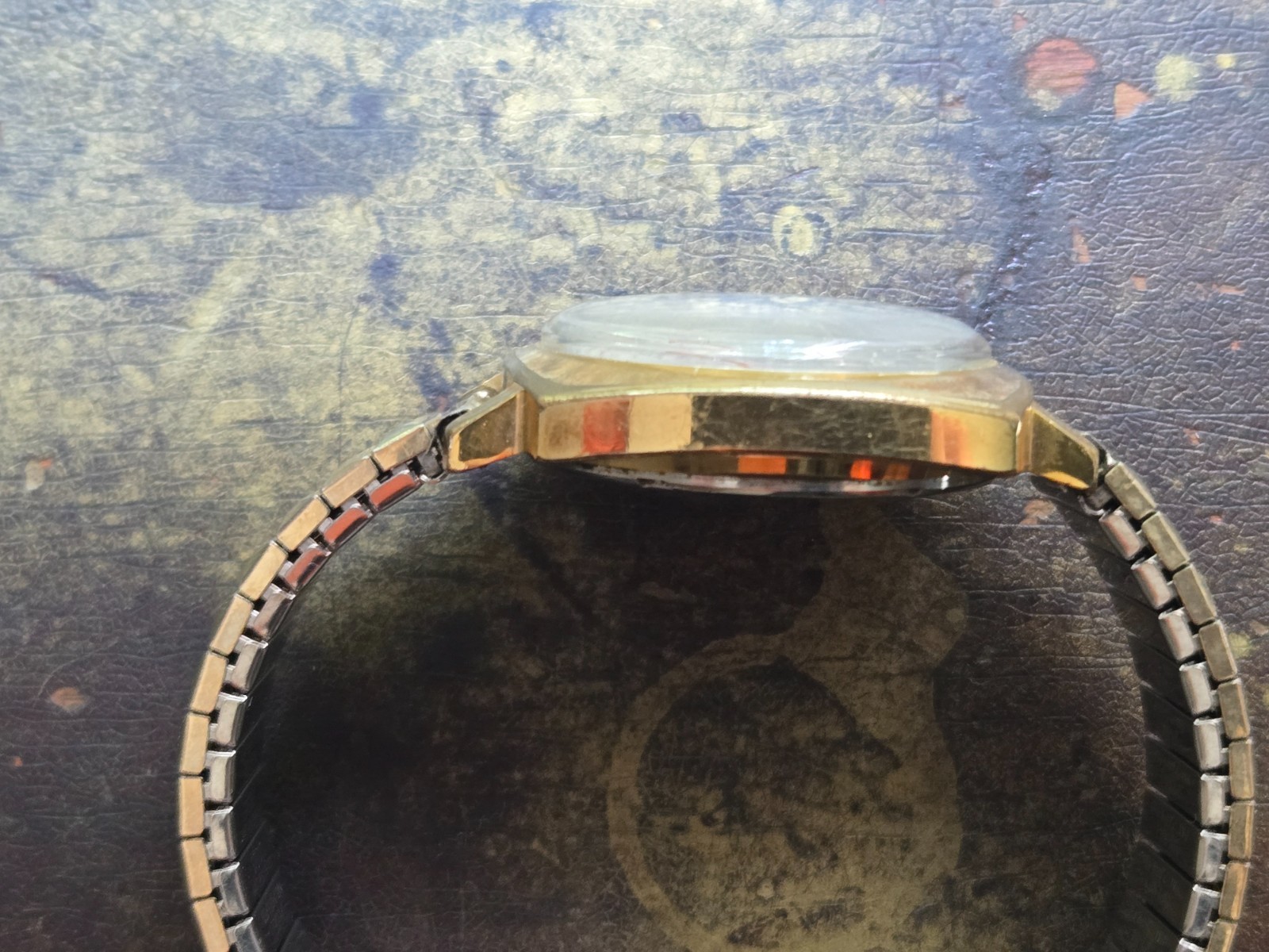 Vintage Gruen Precision Day-Date Automatic Watch – 17 Jewels – Runs