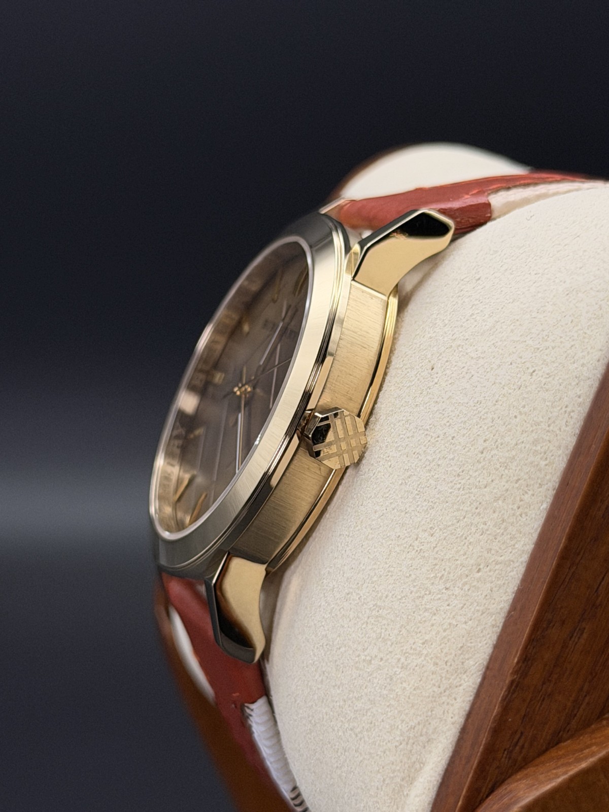 NEW BURBERRY ‘THE CITY ‘ BU9016 GOLD/CHAMPAGNE/ORANGE LEATHER UNISEX WATCH