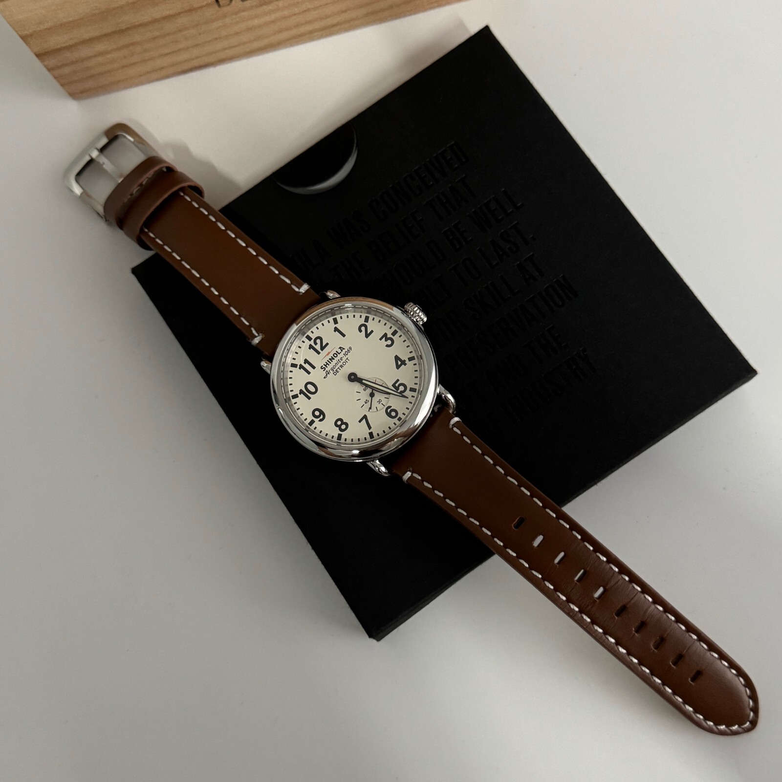 Shinola The Runwell Cream Dial Tan Leather Strap Chronograph Quartz Watchs 41mm