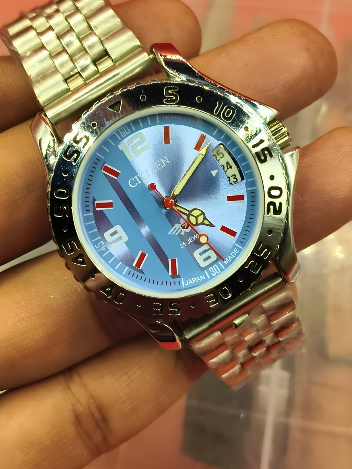 Automatic 8200 21Jewels Restored White Dial Blue Date Mens Watch Vintage 46