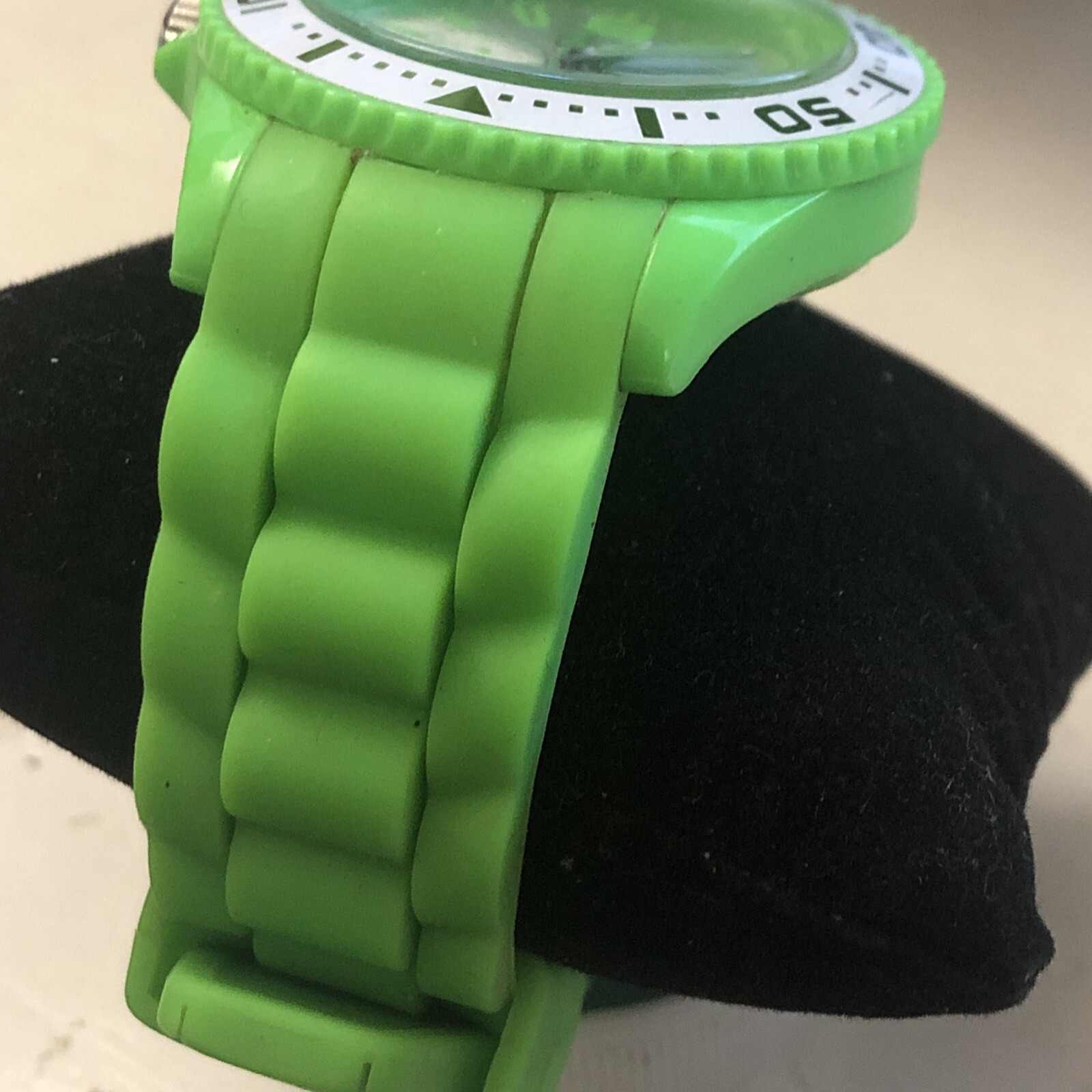Green Dive Style Watch NEW BATTERY