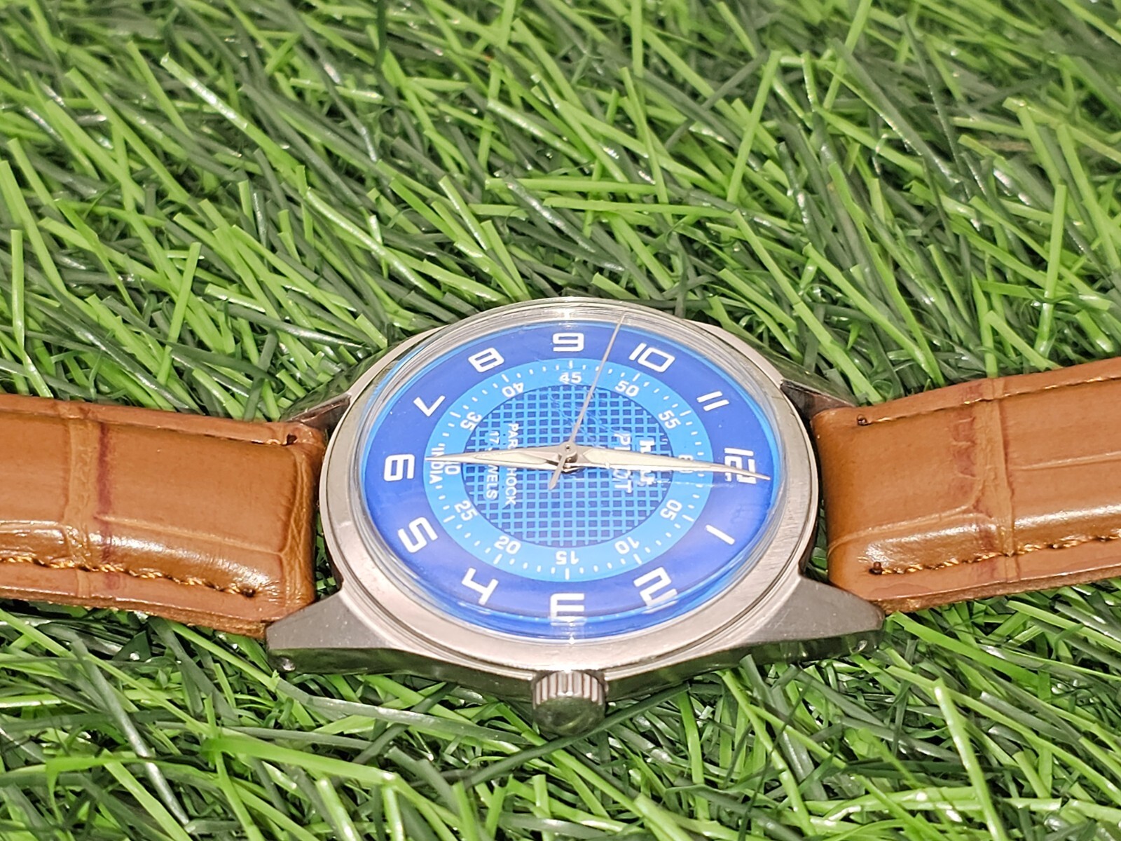 Beautiful Mens HMT Pilot Parashock Mechanical Wind 17J Watch Blue Dial