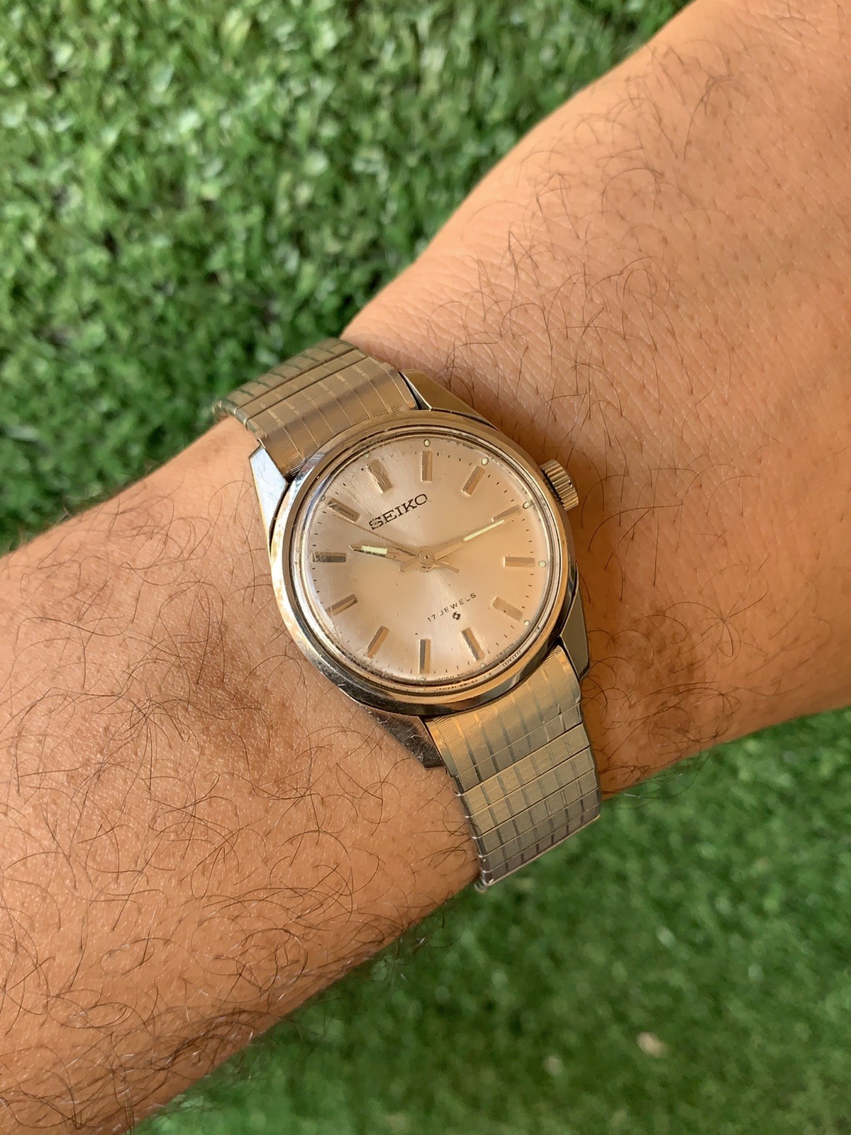 Vintage Seiko 66-7970 Hand wind Watch 30mm Boy Size 1970s Japanese Timepiece 17J