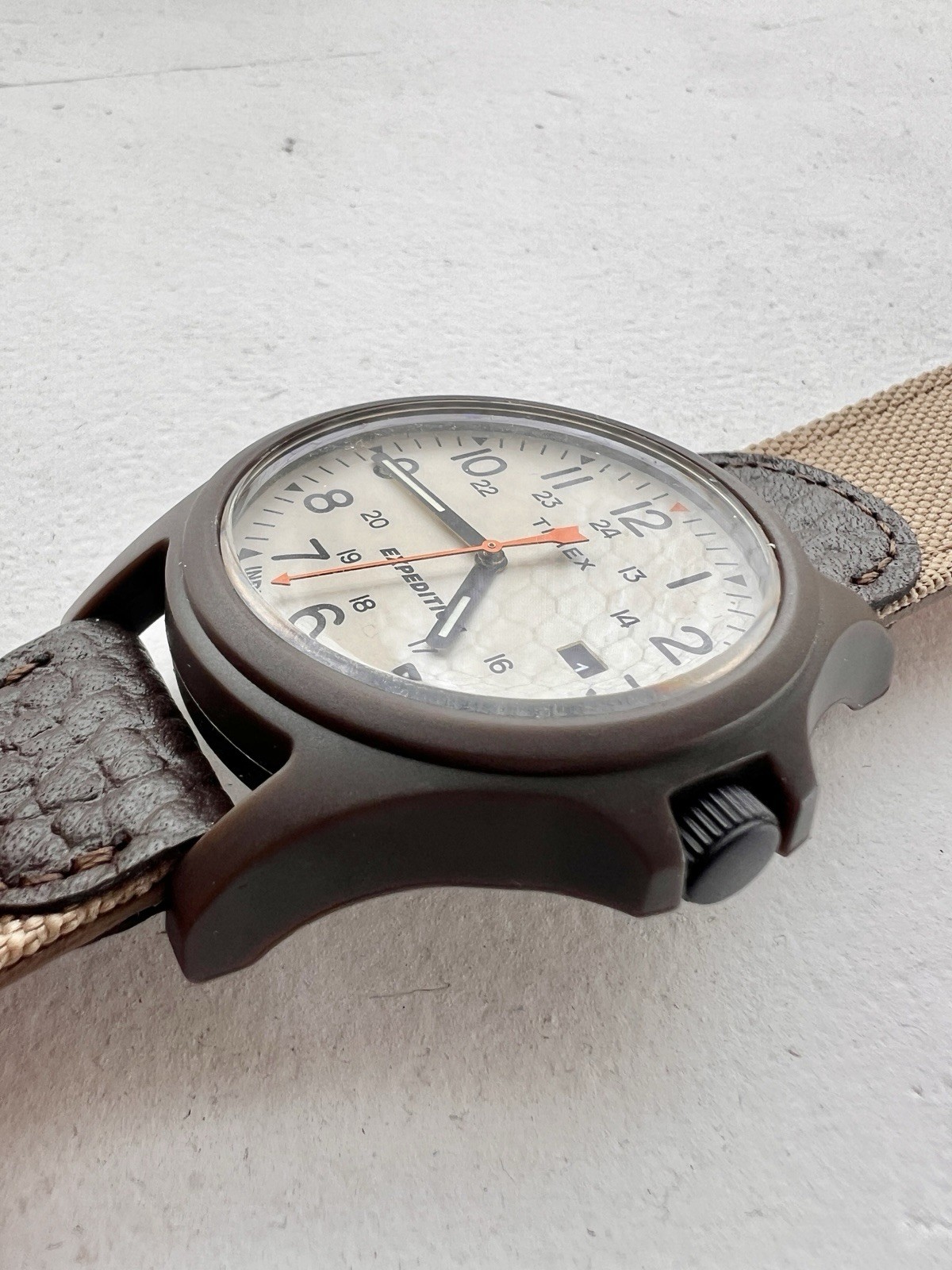 Timex Expedition Acadia Quartz 40mm Field Watch Date Beige/Brown Nylon Leather