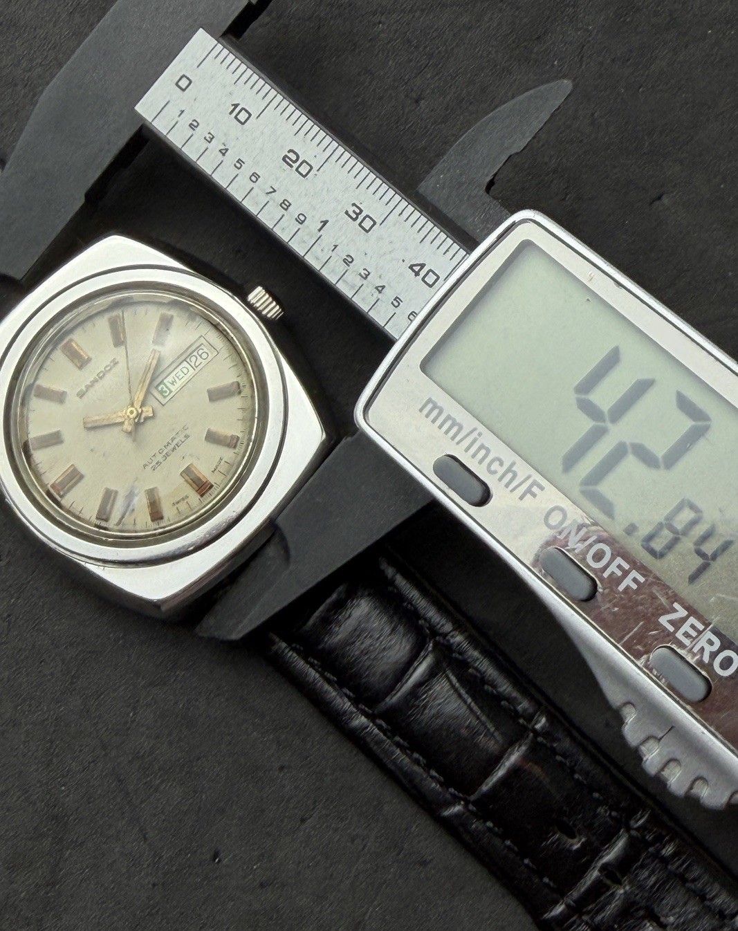 Vtg 1976 SANDOZ Day Date Men’s 40mm Automatic Watch 25 Jewels Steel Cream Dial