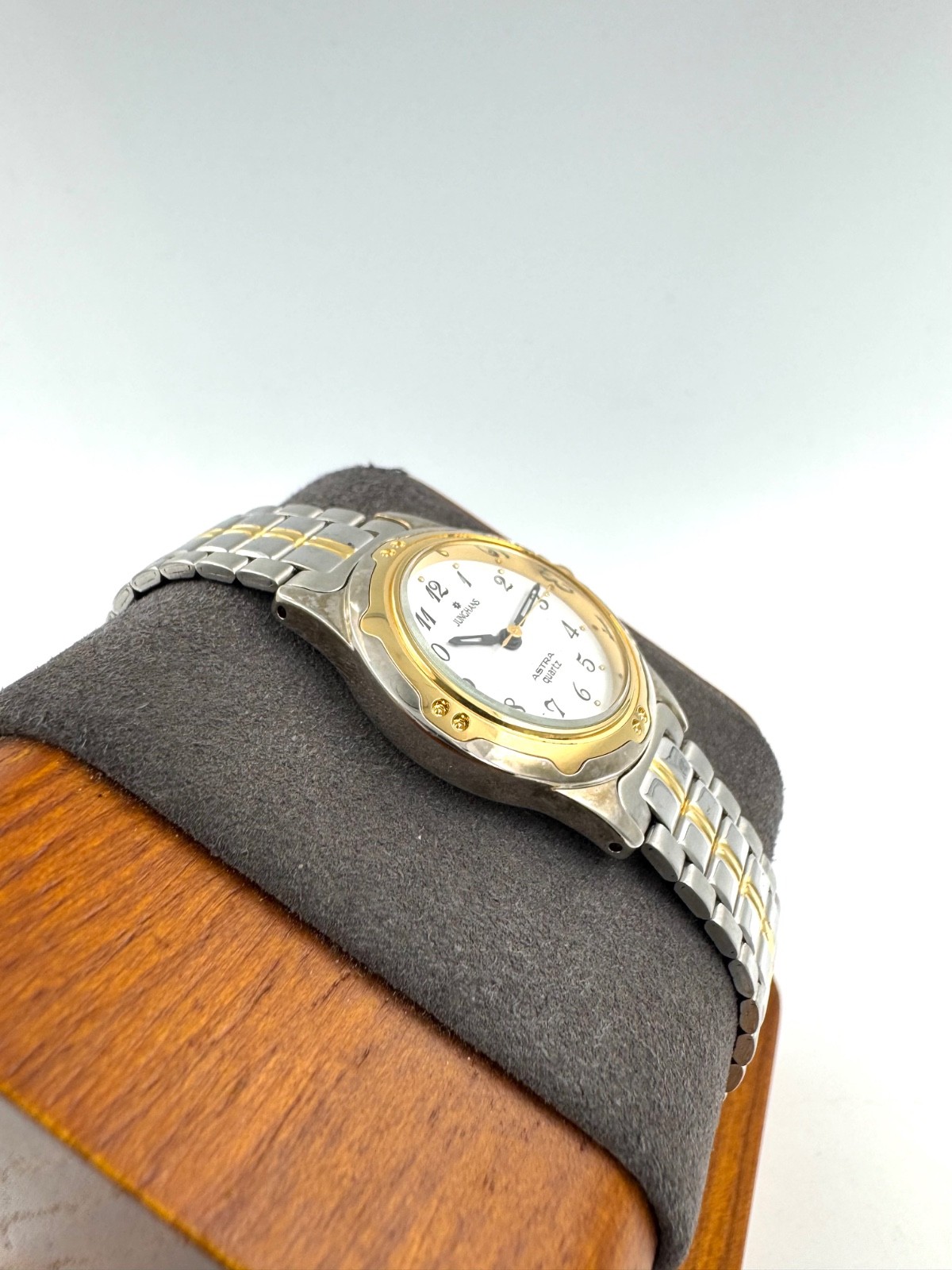 junghans astra 24mm Women Quartz Watch New Battery working f3078