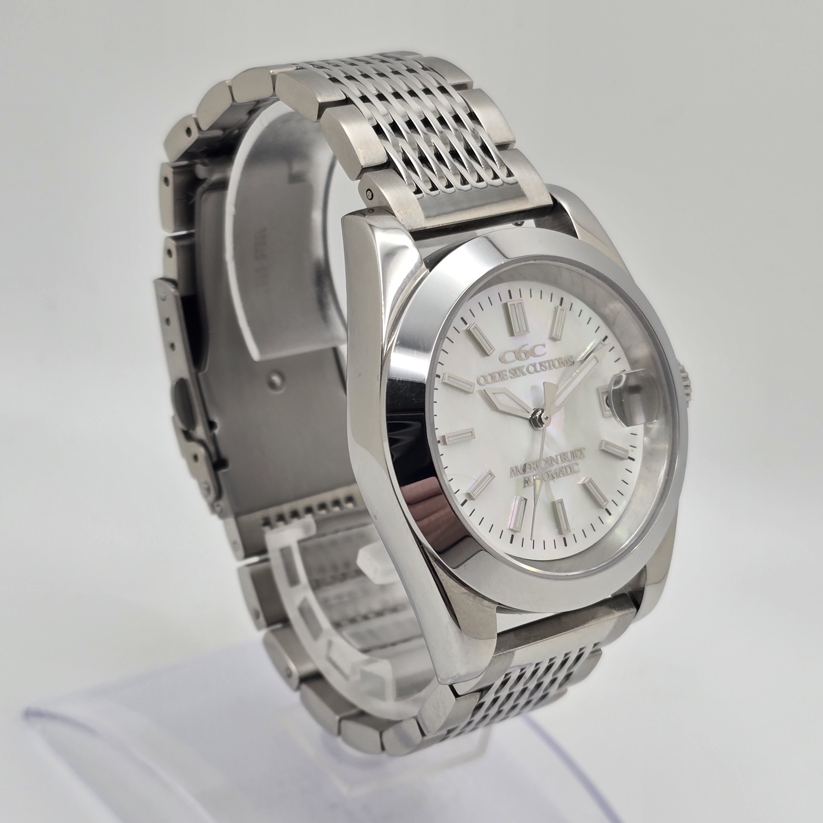 Custom-Built Automatic Watch – 39mm Polished Oyster-Style Mother-of-Pearl