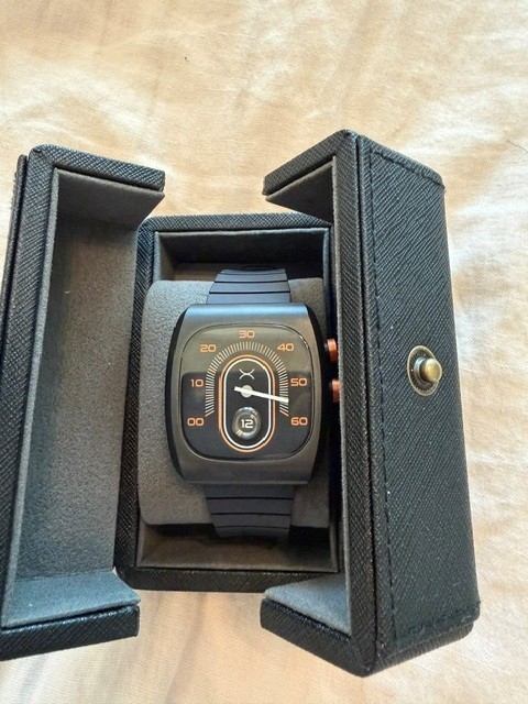 Xeric Retrograde Jump Hour Black/Orange