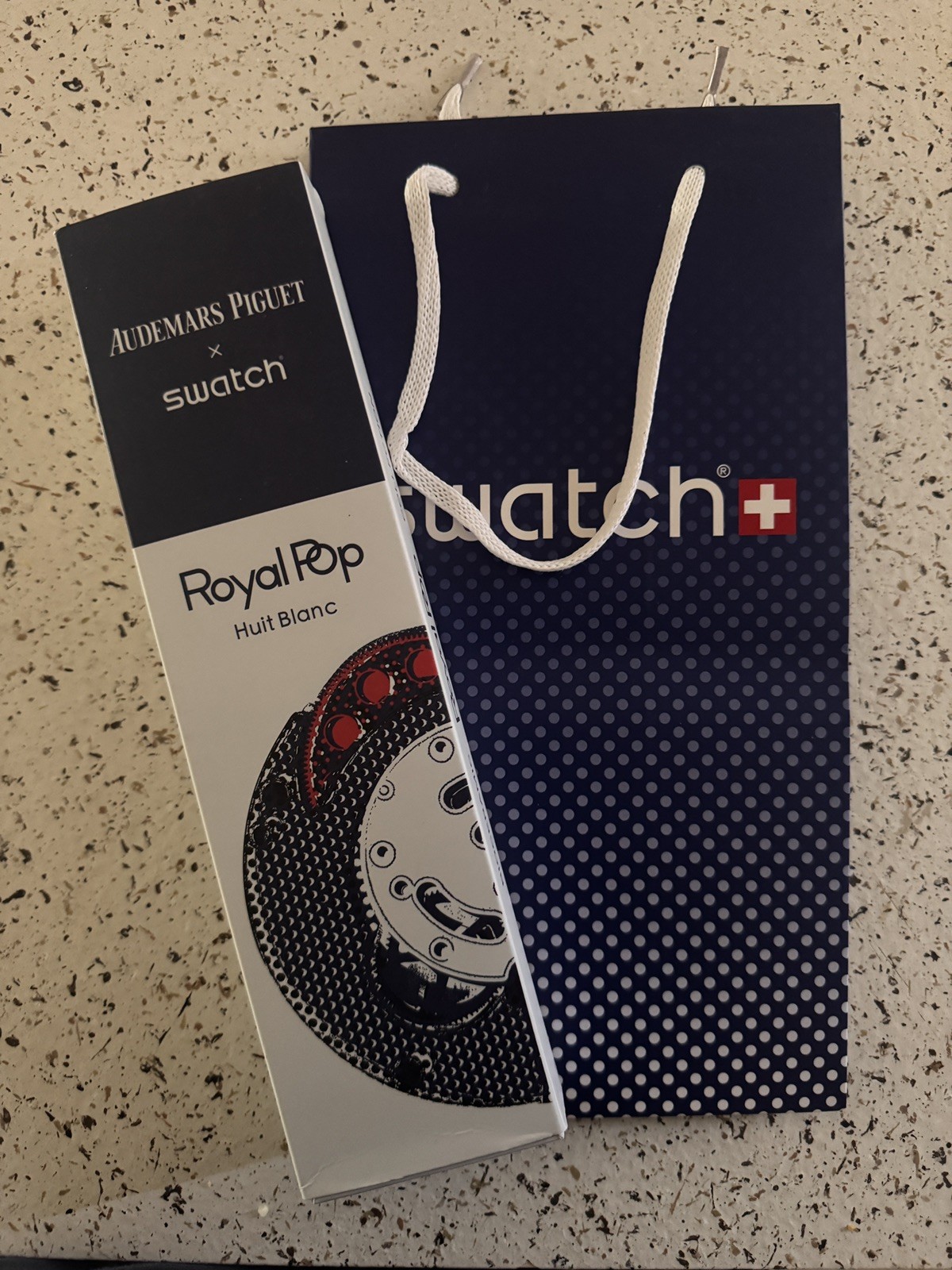 Swatch Royal Pop Huit Blanc Quartz Octagon 41mm White Leather Box Papers