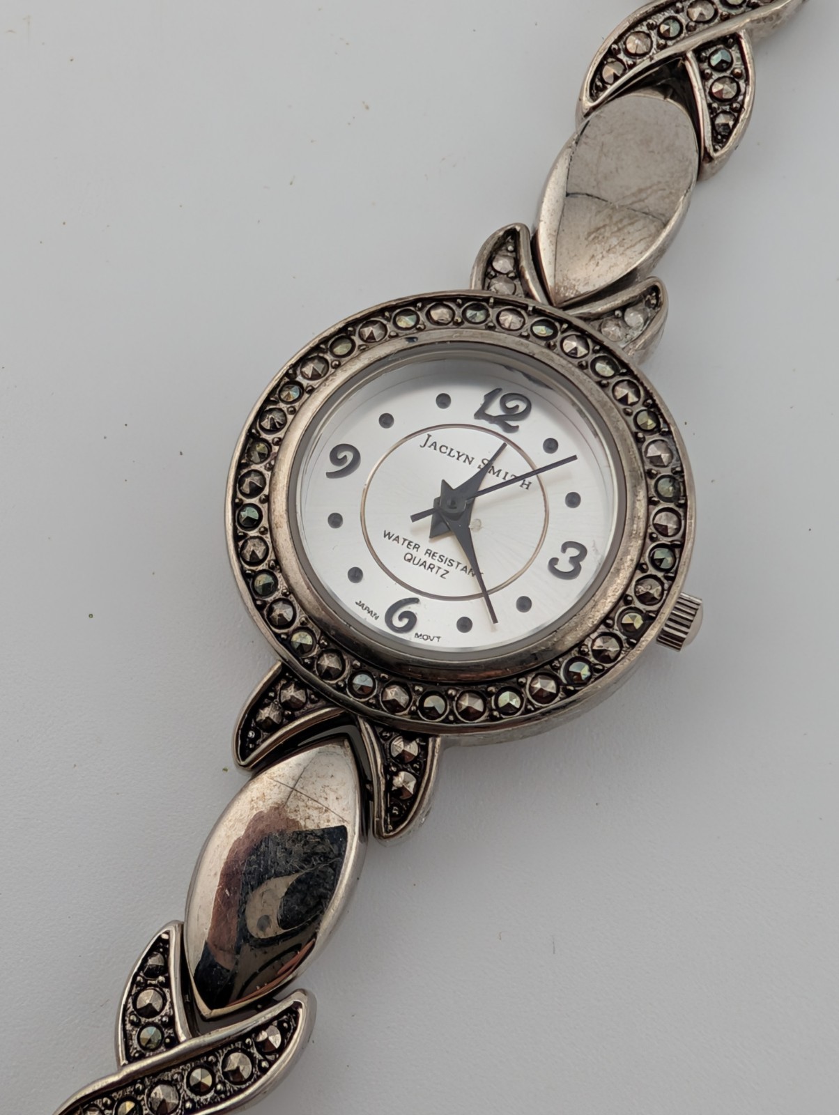 Jaclyn Smith Watch Women 24mm Case Silver 7.5″ Band- New Battery