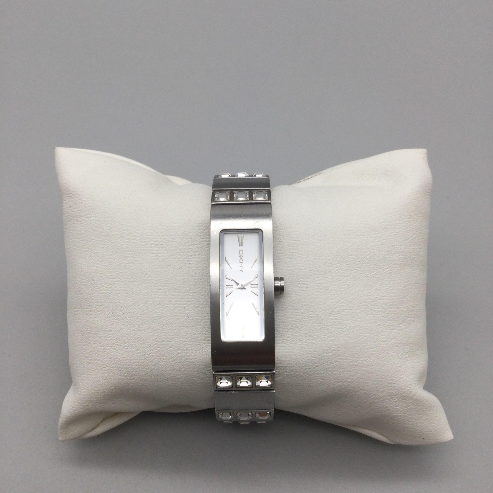 DKNY Womens Watch 13mm Silver Tone Stainless Crystals NY-2001 New Battery 6″