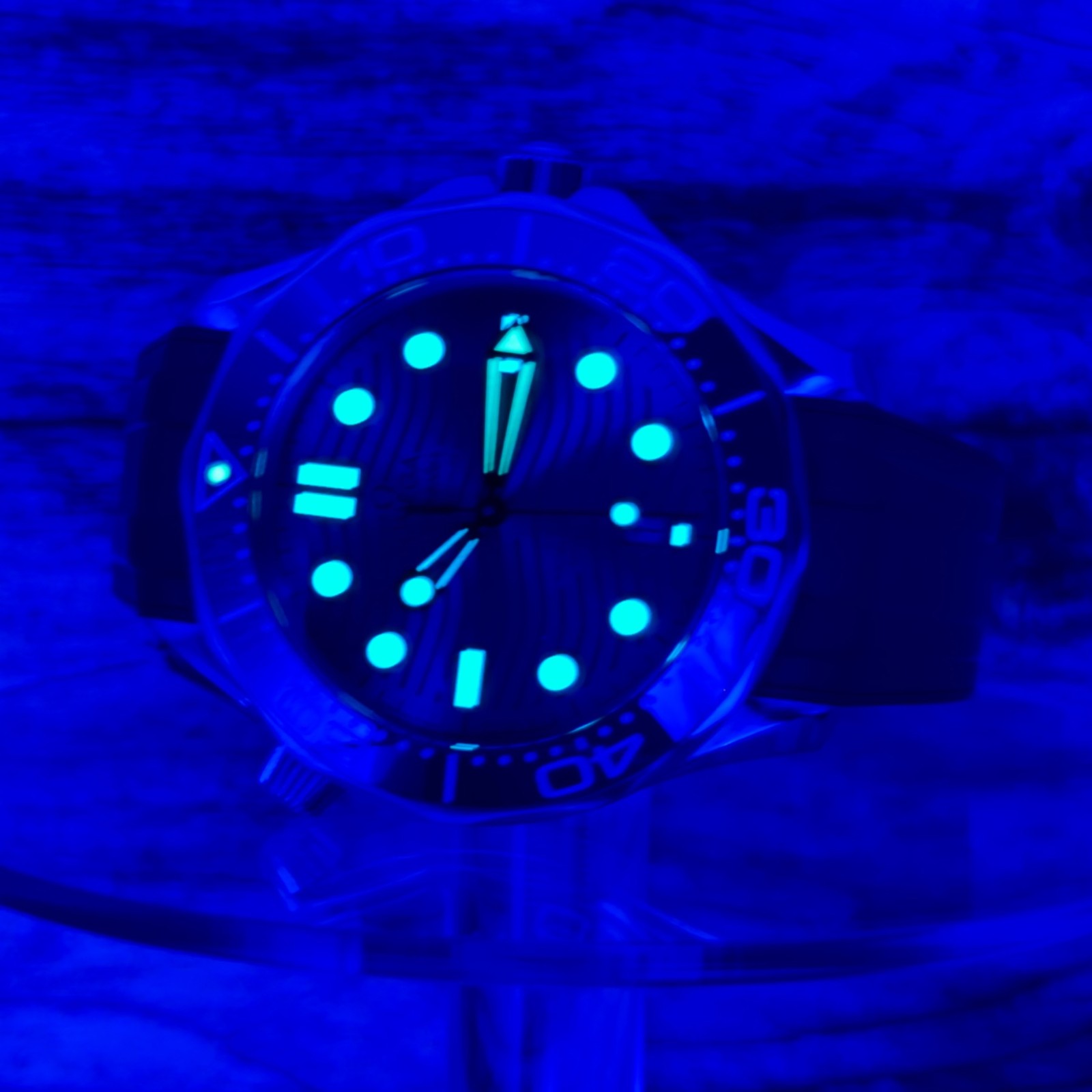 Omega Seamaster Diver 300M 42MM Grey Dial Rubber Strap 210.32.42.20.06.001
