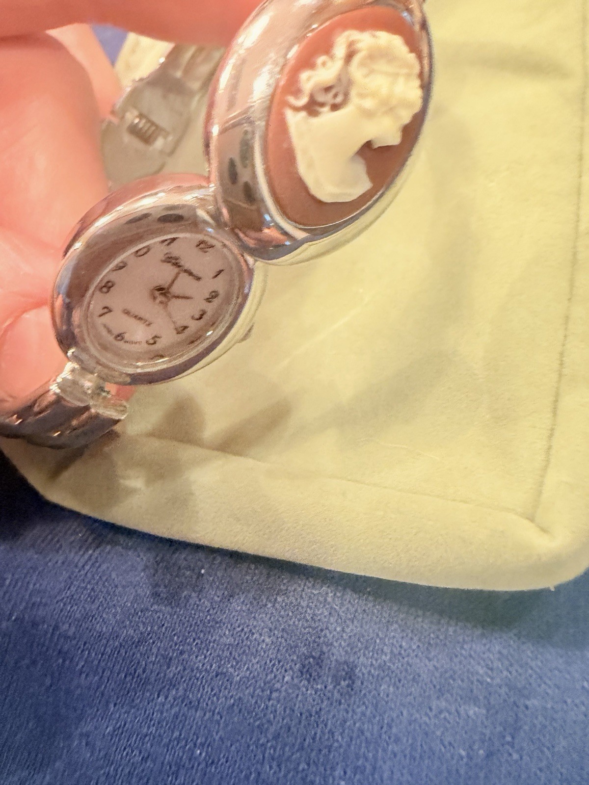 Women’s Dress Cameo Wristwatch Silver Tone Metal Bangle Analog White Dial