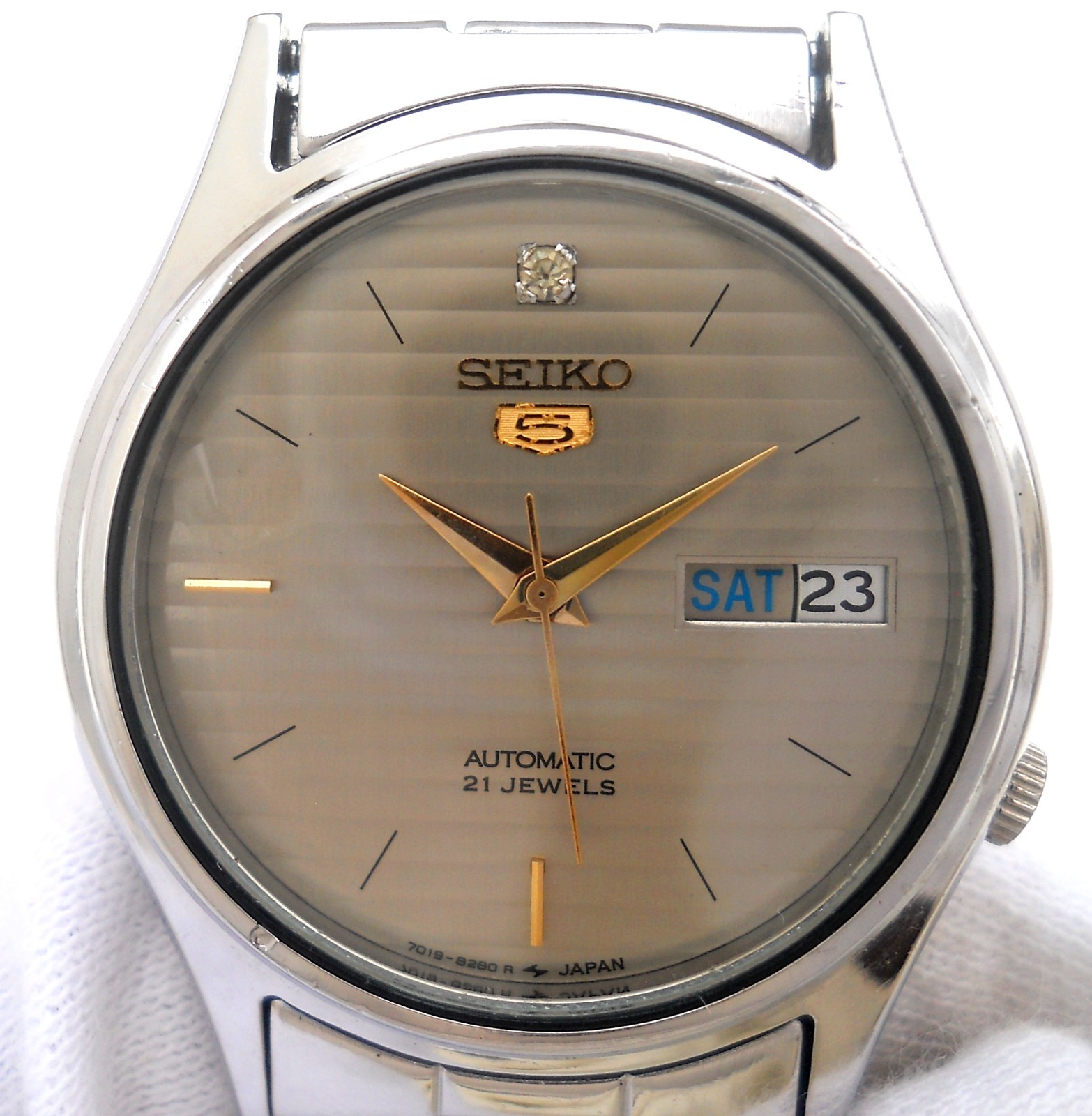 Vintage Seiko 5 Automatic Watch Silver Grey Lined Dial 7019-8260 21J Japan