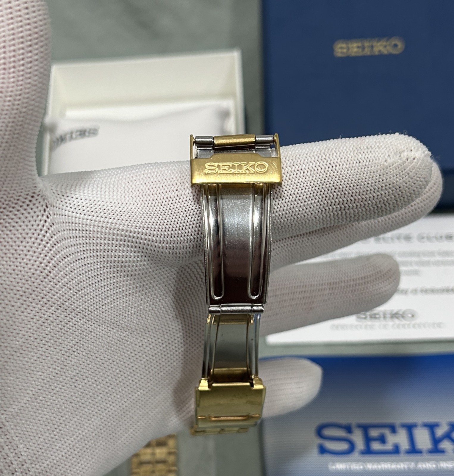 Seiko Tidemaster 6F24-7019 Sports 150 Moon Phase Tide Watch Gold Tone with Box
