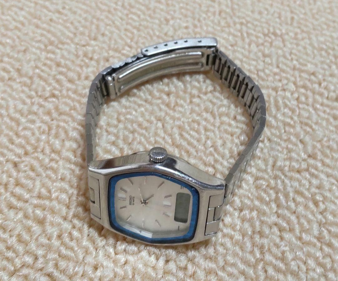 Seiko Quartz Digital Analog Watch Womens Blue Dial 25mm wrist 15cm/5.9in