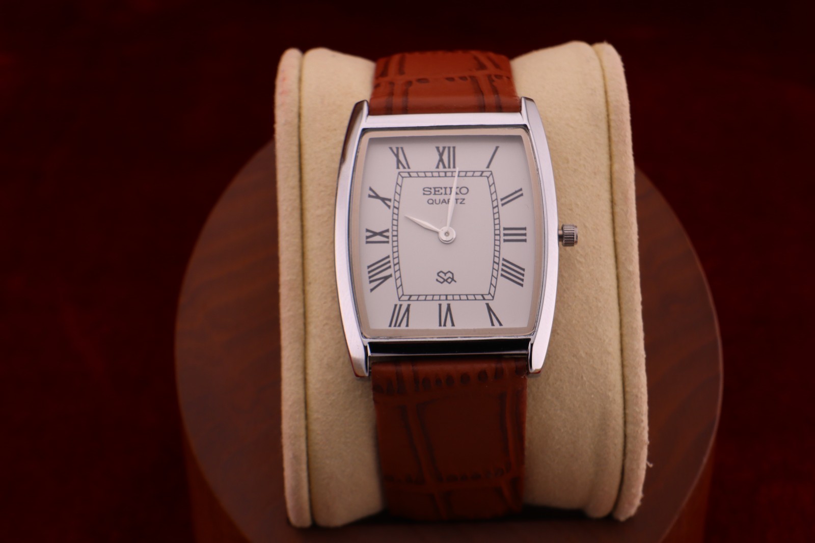 Vintage Men Seiko quartz Barrel-Tank White Dial Light Brown leather Dress Watch