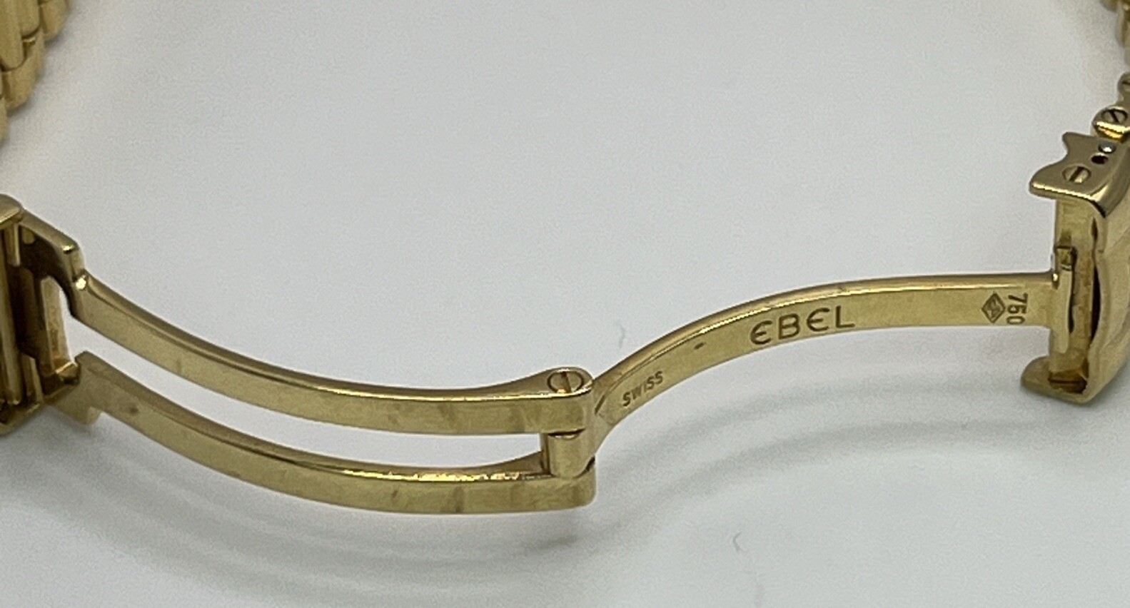 Ebel Beluga 18k Gold 24mm Diamond Watch Bracelet w/ Mother of Pearl Dial 866969