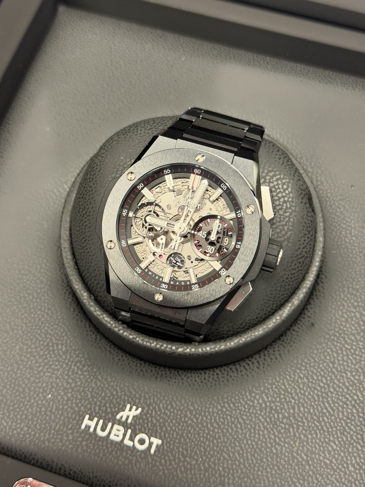 Hublot Big Bang Black Ceramic Integral 42MM 451.CX.1170.CX Integrated Unico
