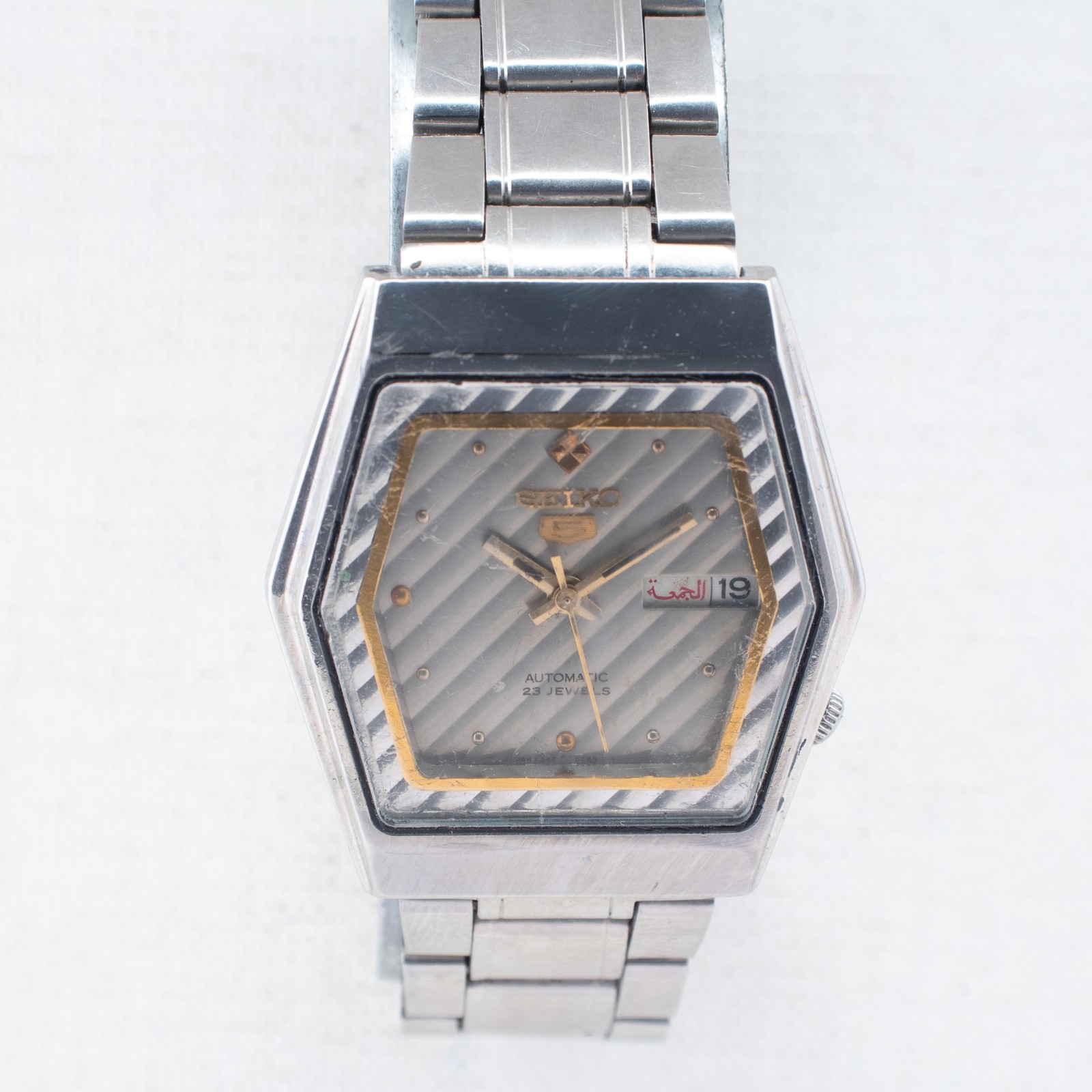 Vintage Seiko 5 Auto 6349-5420 Diagonal Striped Silver Dial Bilingual Day Watch