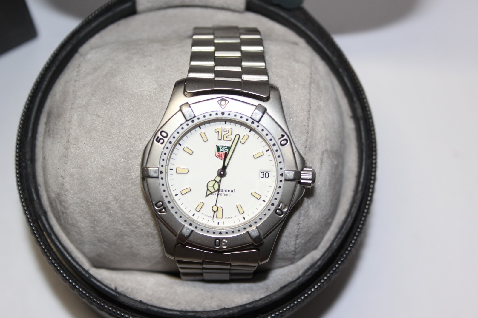 [NEAR MINT] TAG Heuer 2000 Professional WK1111-1 White 38mm Quartz Men’s Watch