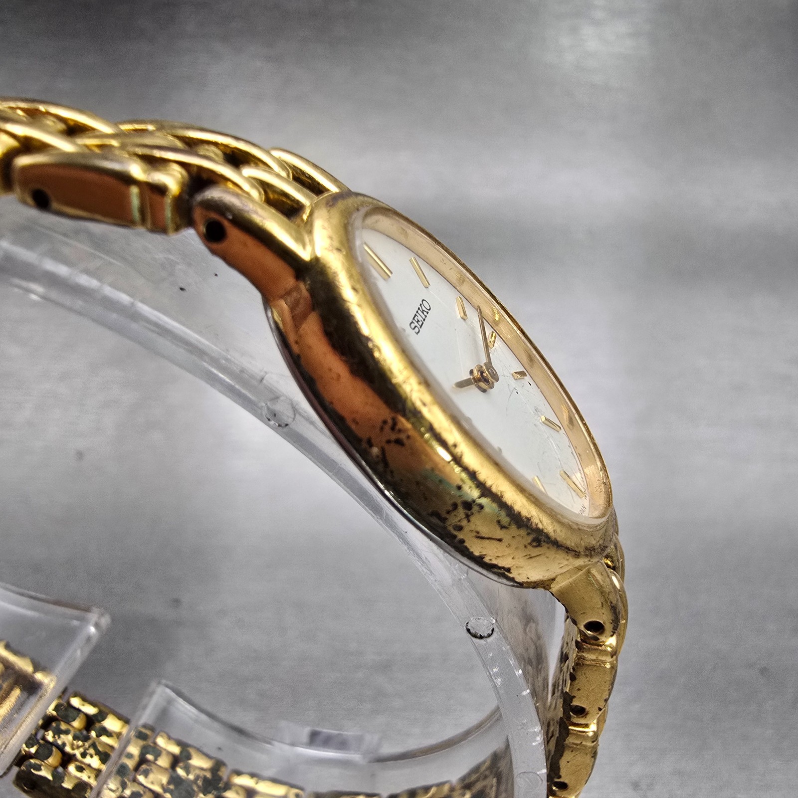 Seiko Watch Women 17mm White Dial Gold Tone Oval 1N00-6M90 New Battery Vintage