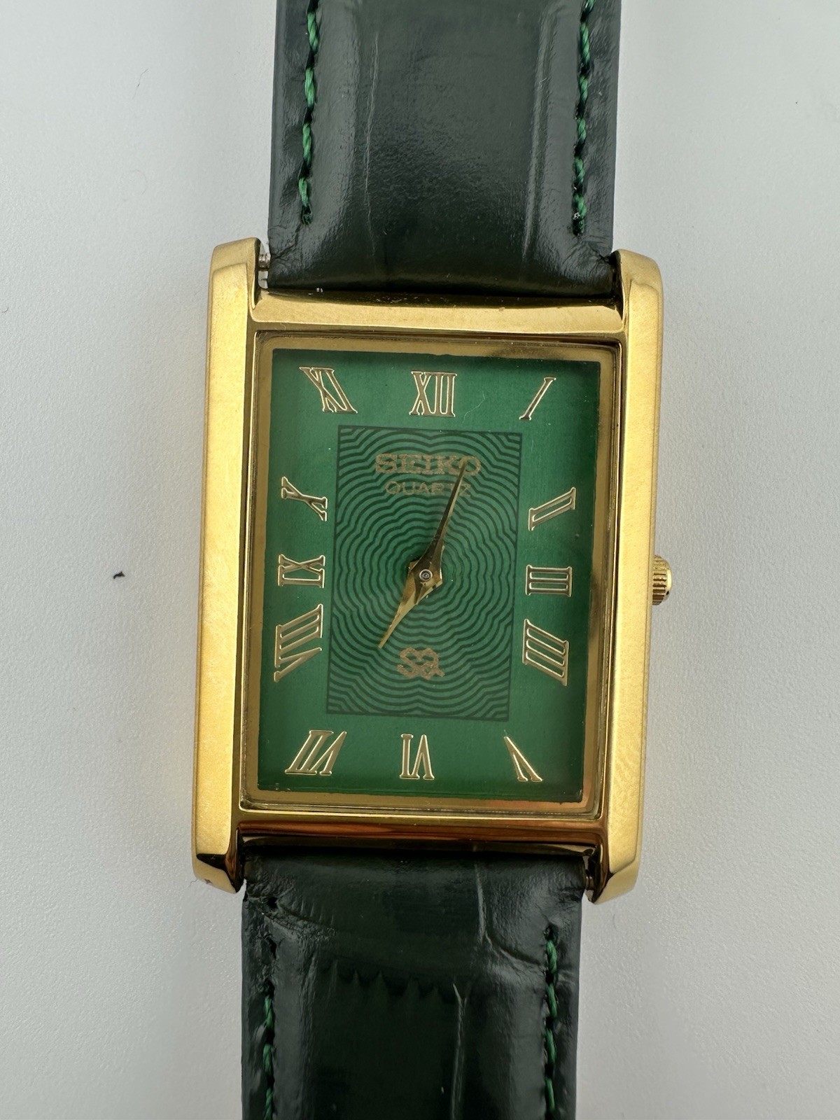 GREEN Vintage Seiko Slim Quartz Men’s Wrist Watch