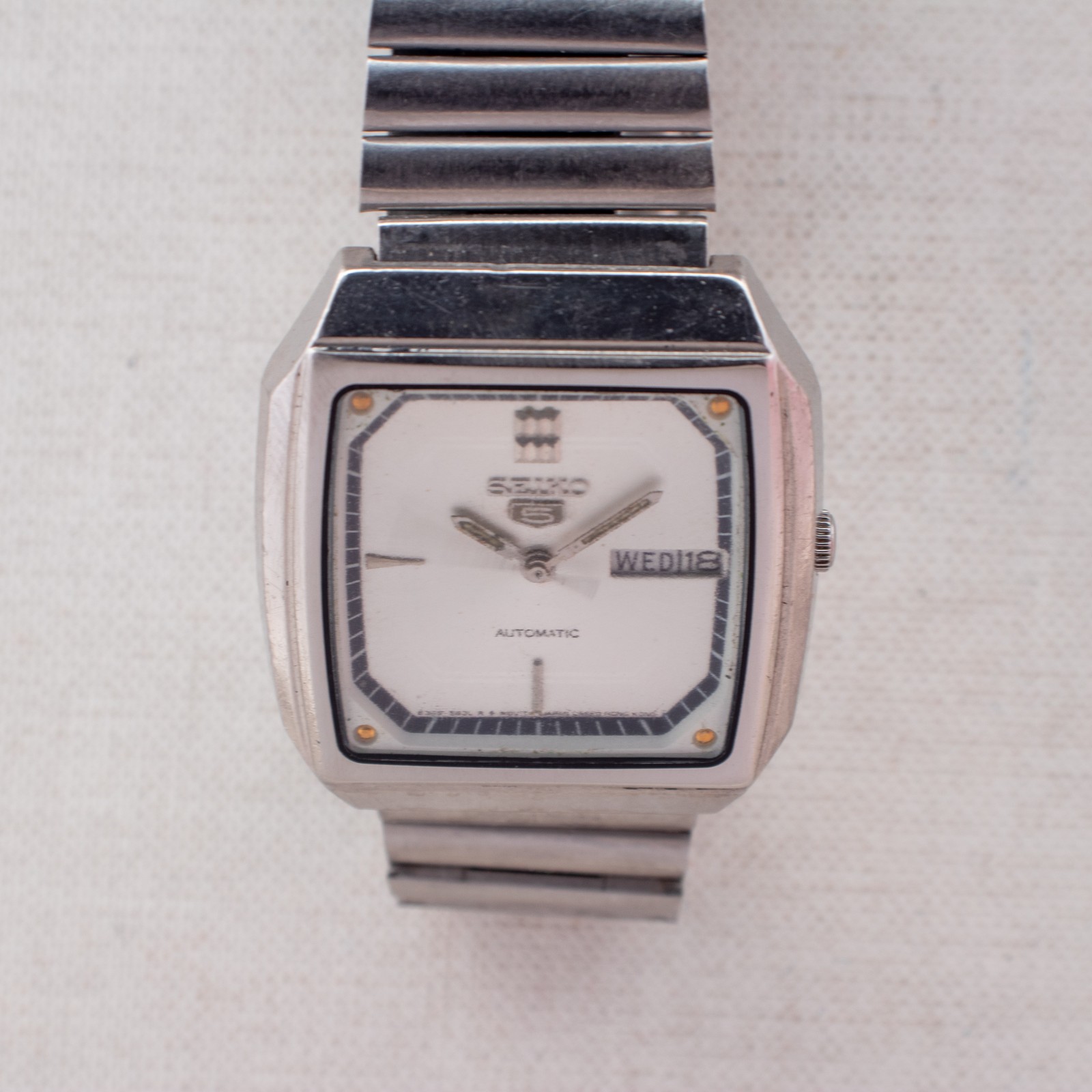 Vintage Seiko 5 Auto 6309-7320 Sunburst Silver Dial TV Case Day/Date Watch MINT