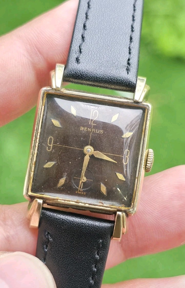 Vintage Benrus Crosshair Brown Dial Cal DM21 Men’s 26mm Wind Up Tank Watch
