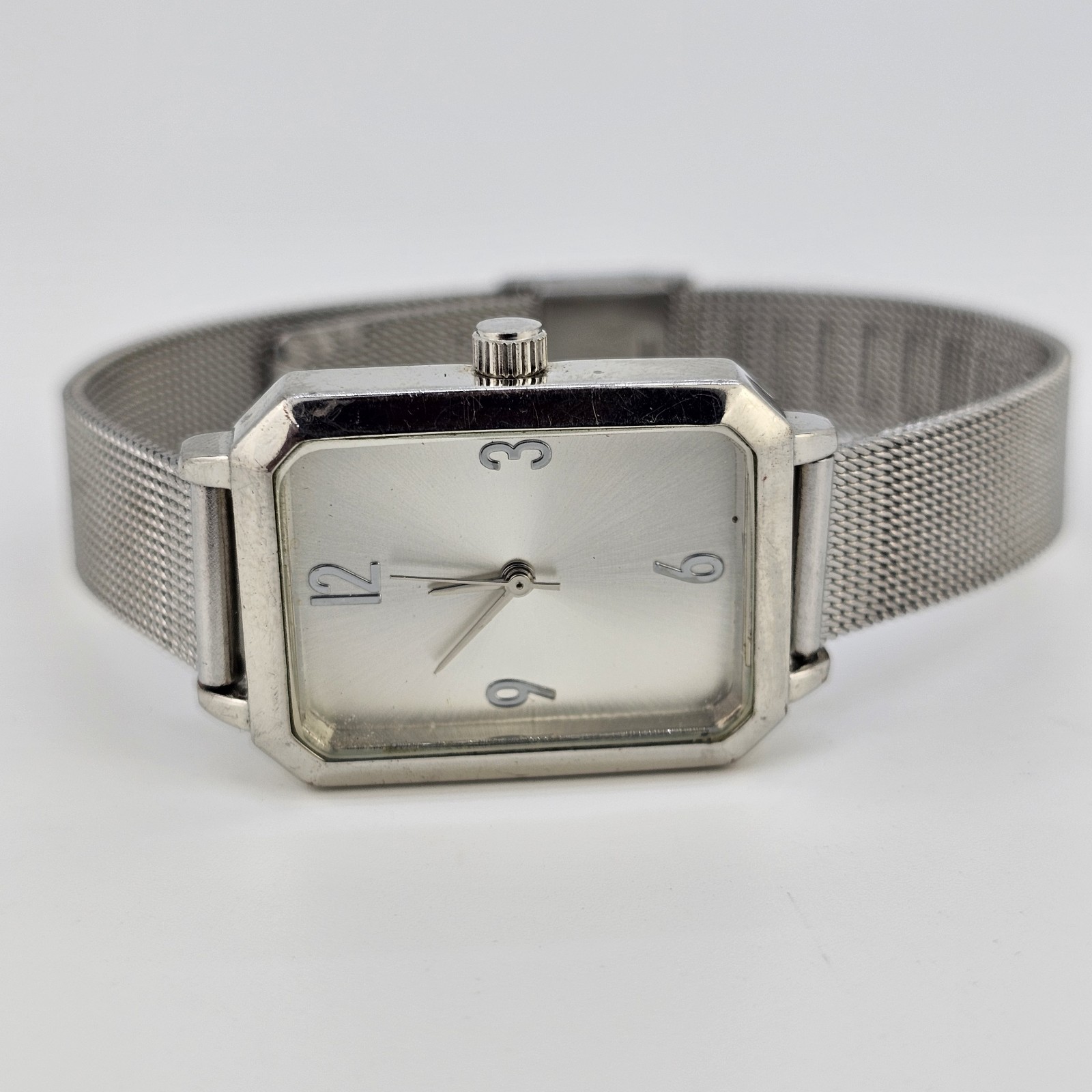 23MM Watch Women Analog Gray Dial Gray Mesh Bands NEW Battery