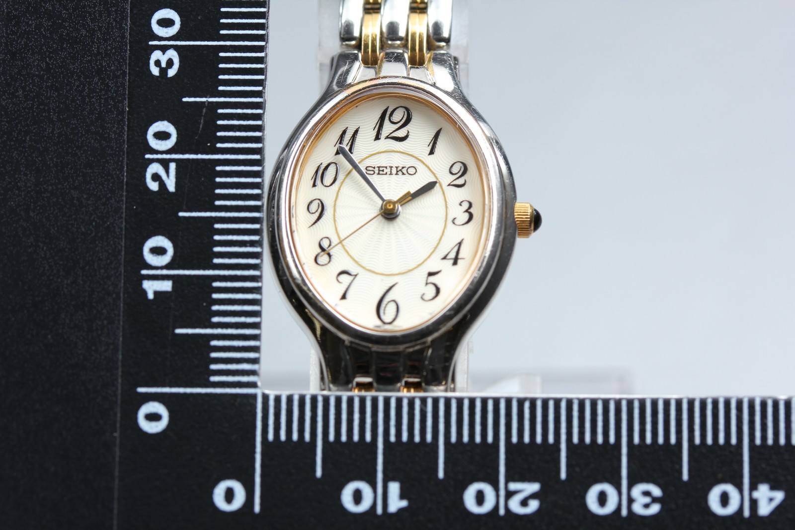 New Batt Exc+5 SEIKO 1N01-0JK0 Silver Oval Bracelet Qz Ladies Watch From JAPAN