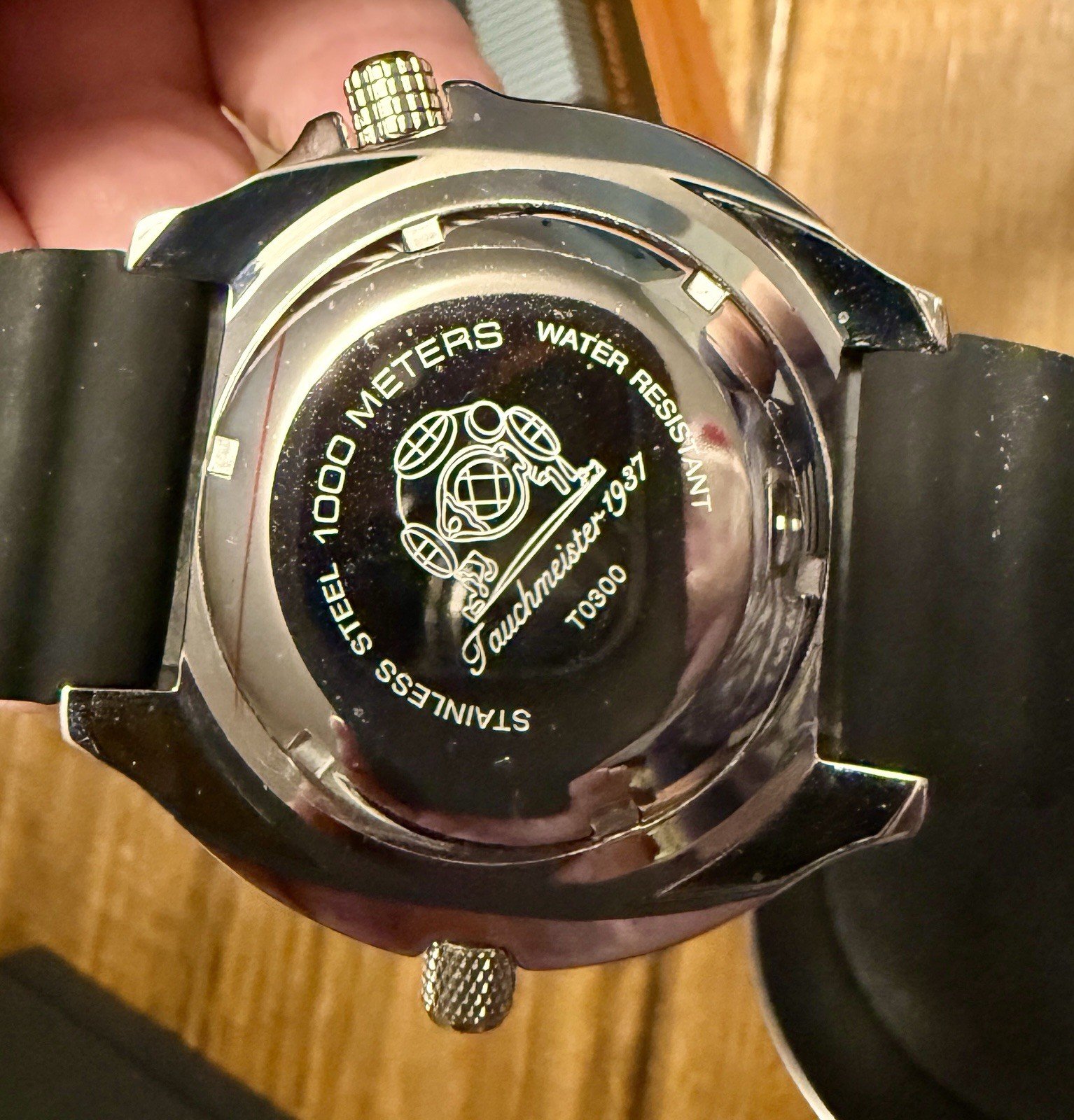 Tauchmeister 1937 T0300 1000M Diver Watch Helium Safe w/ Box Germany