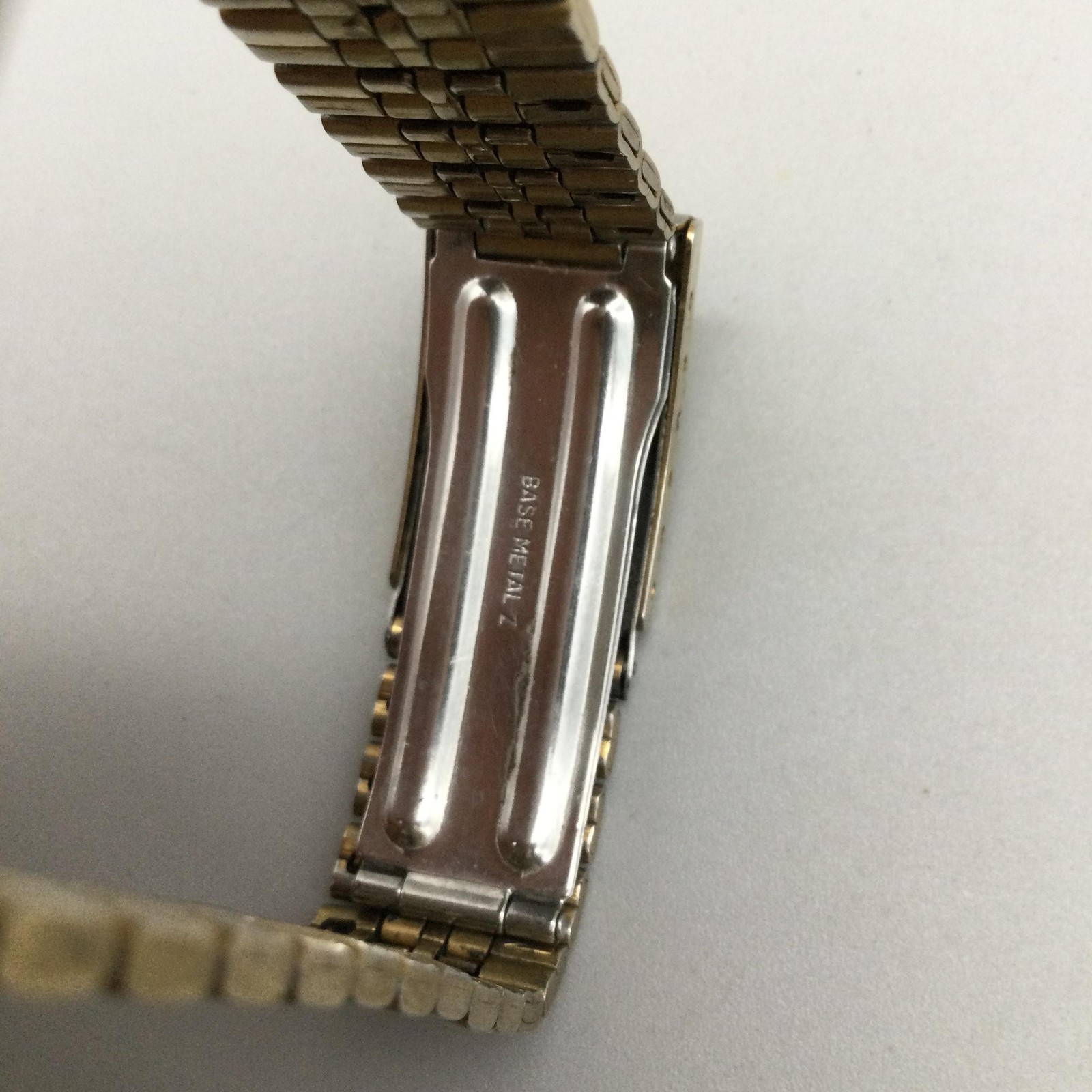 Vintage Seiko 5Y23-6020 Mens Watch 33mm Day Date Gold Tone New Battery 8″