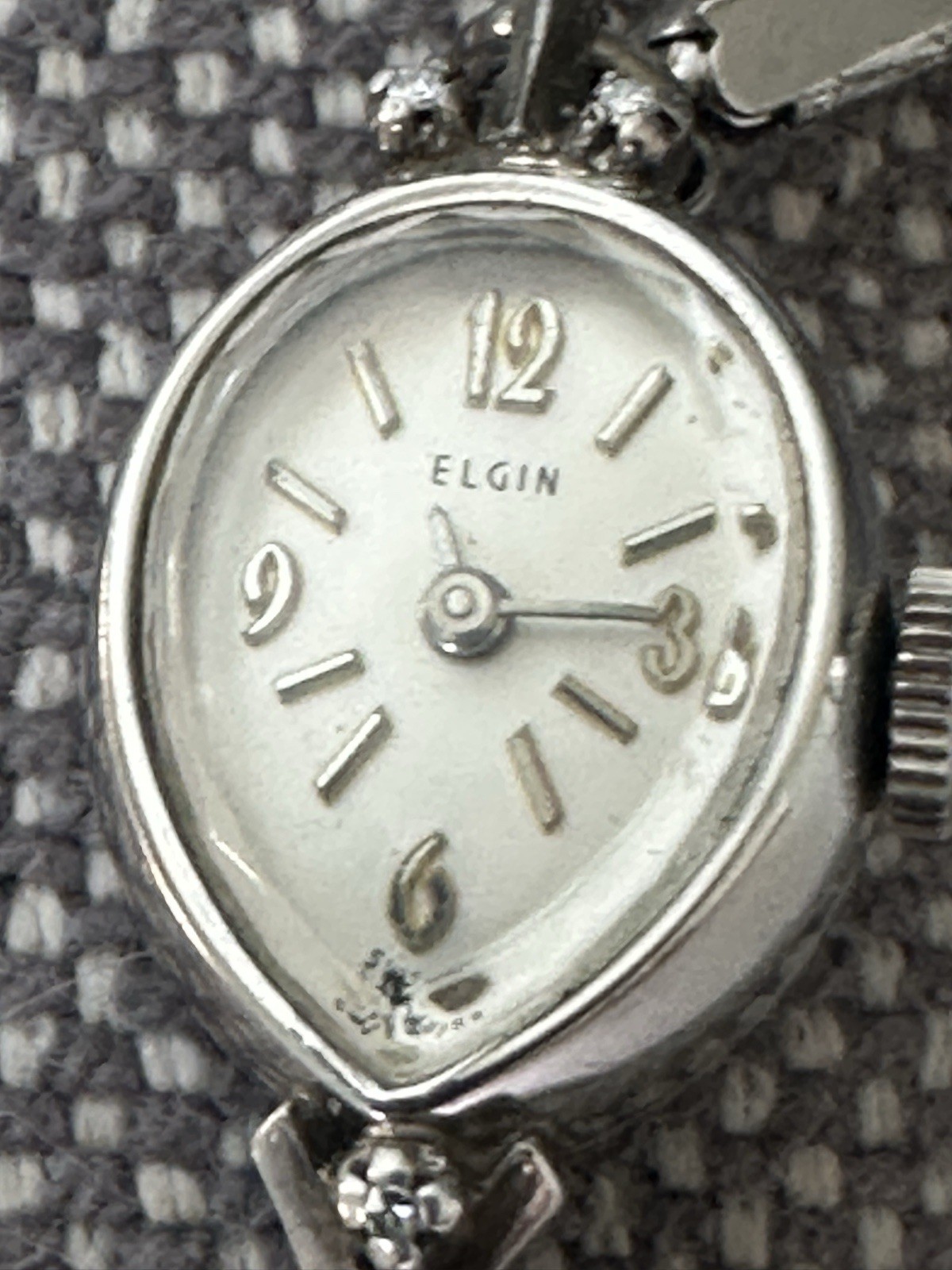 Vintage Elgin Teardrop Ladies Mechanical Wristwatch Runs & Keeps Time