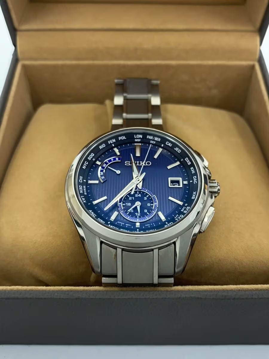 SEIKO Solar Watch Analog Titanium NVY SLV 8B63 0AV0