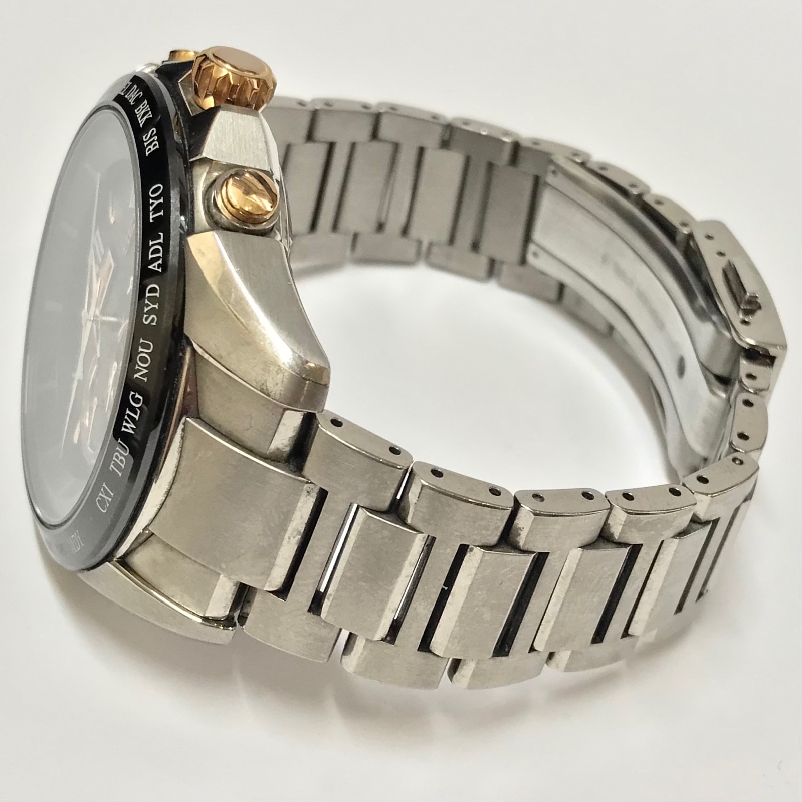 Seiko Astron 8X42 GPS Solar Big-Date Mens Sapphire Set 10 BAR Watch