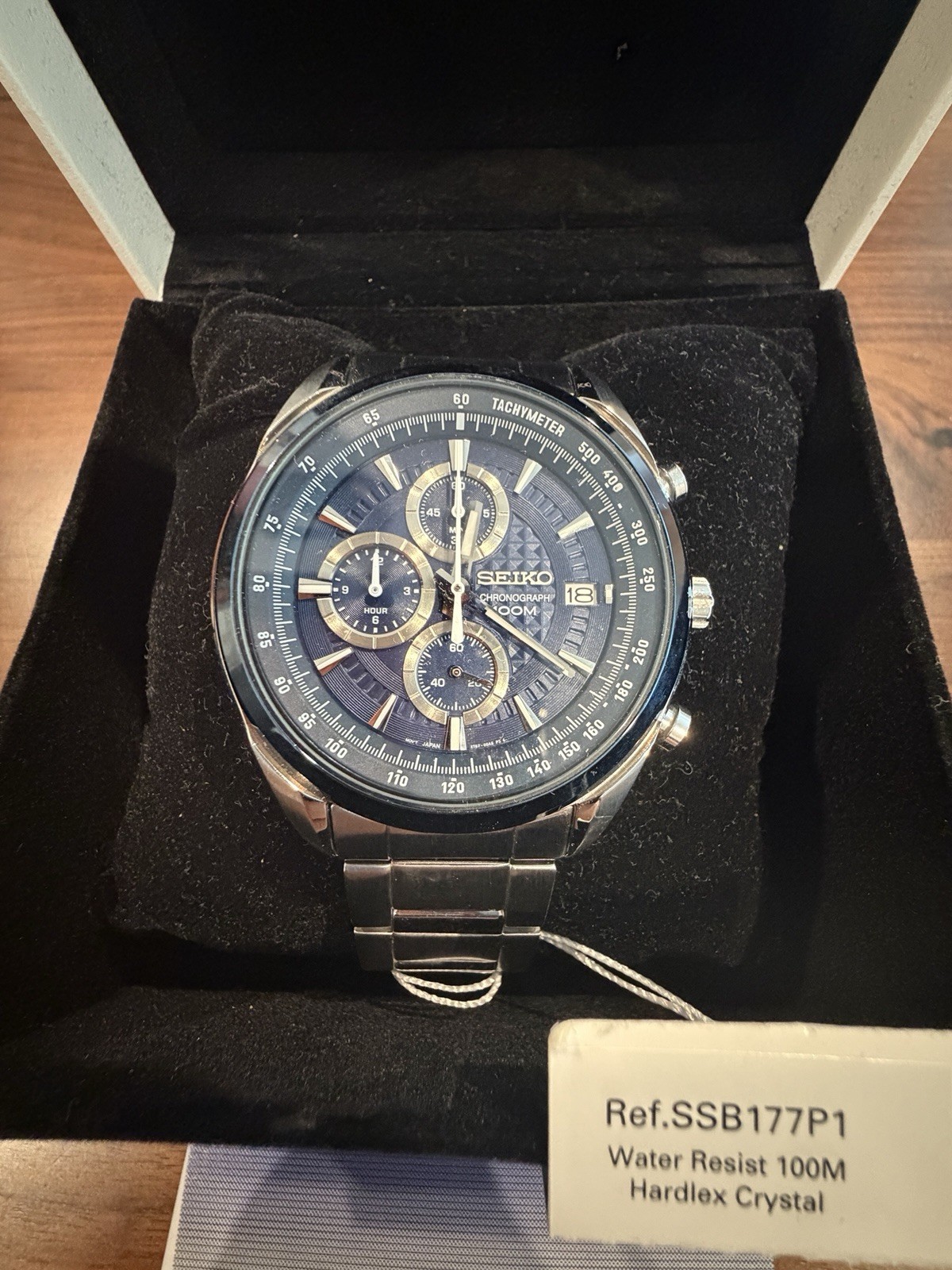 Seiko Men’s Blue Quartz Chronograph Tachymeter 43mm 100m Steel Watch Box