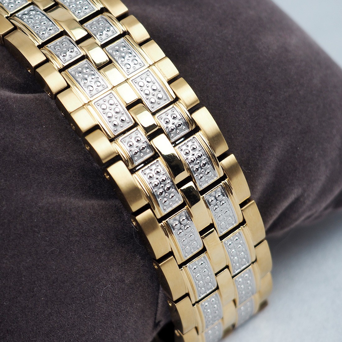 Bulova Octava Crystal 98C126 Two Tone Silver & Gold Men’s Quartz Watch 41.5 mm