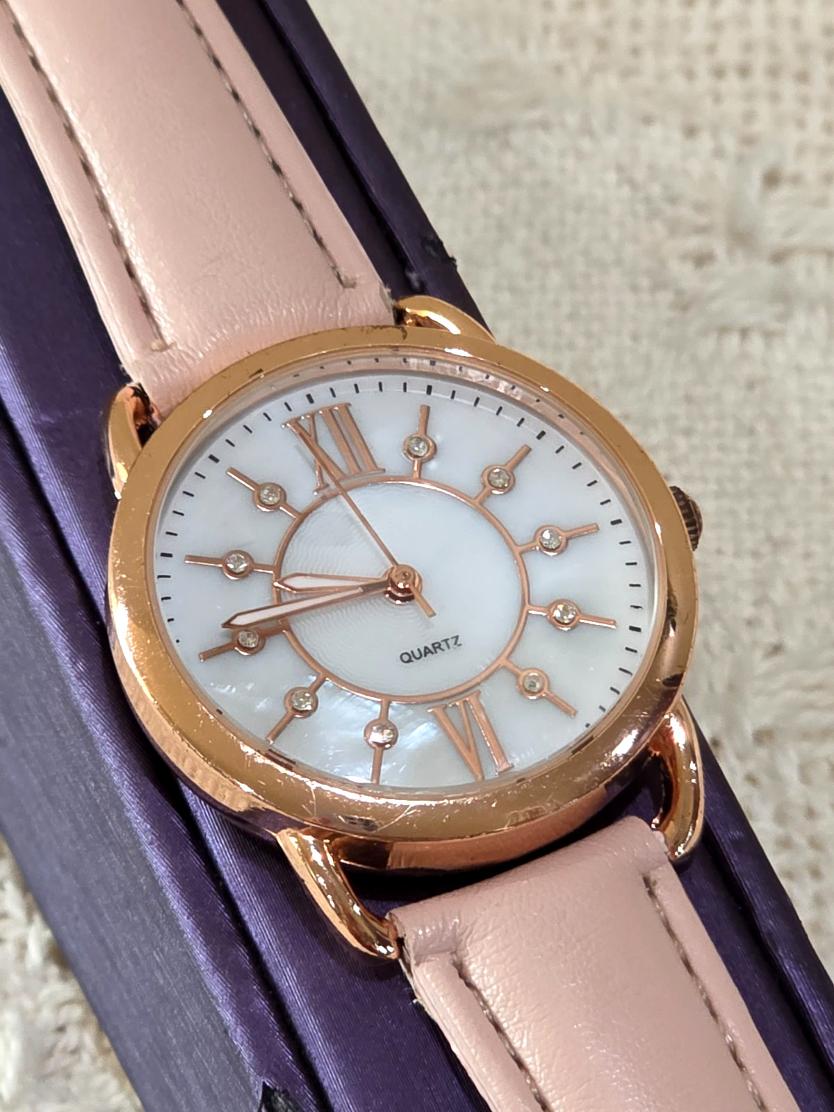 Rose Gold Bezel MOP Face Crystal Hour Marks Easy to Read Women’s Watch Runs Well