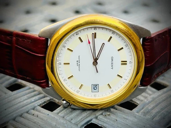 Vintage Orient 5 Bar 2/Tone Quartz Gents Watch, Japan Made 35mm