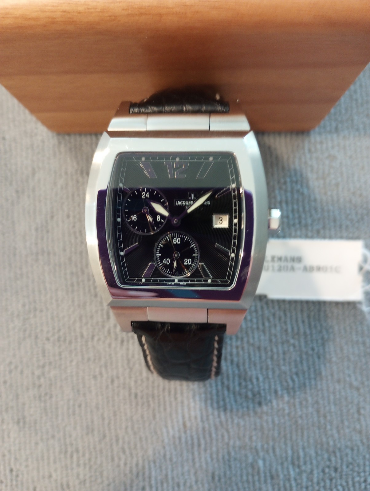 JACQUES LEMANS G120 MENS WATCH GENEVE SWISS 5 ATM SAPPHIRE CRYSTAL