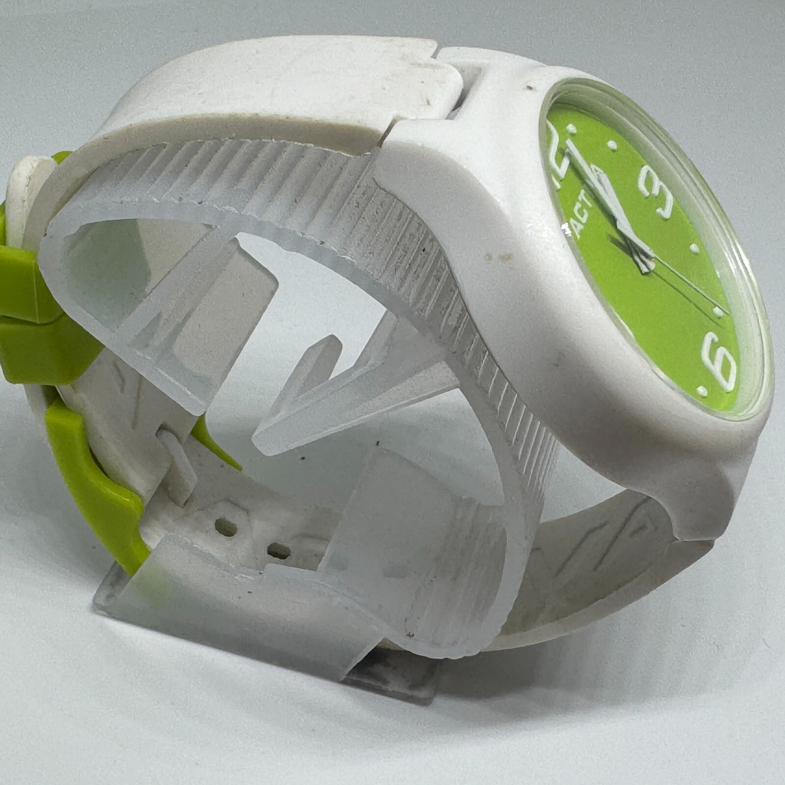 Activa Quartz Watch Unisex 50m White Green Plastic Rubber Swiss Parts New Batter