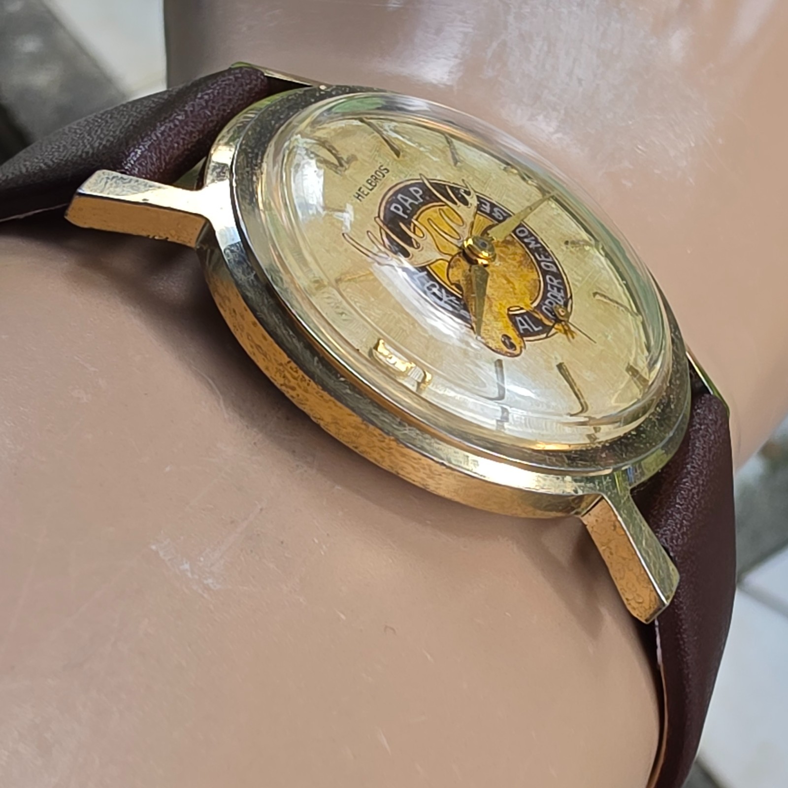 Vintage Helbros men’s manual wind watch Loyal Order of Moose linen dal 1950s
