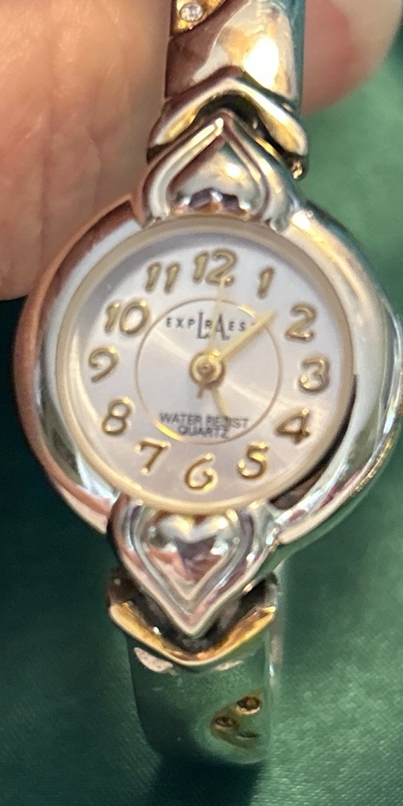 5 Women’s Watches Various Kinds, Don’t Know If Any Of Them Works Or Not.