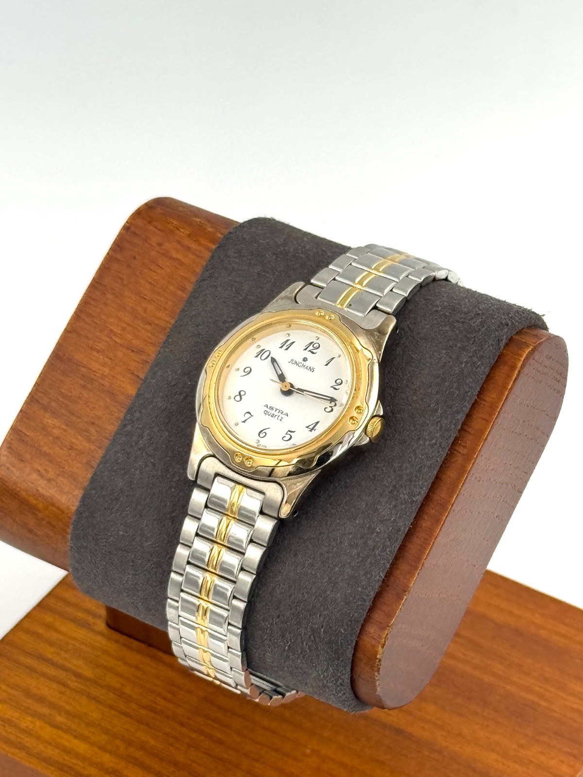 junghans astra 24mm Women Quartz Watch New Battery working f3078