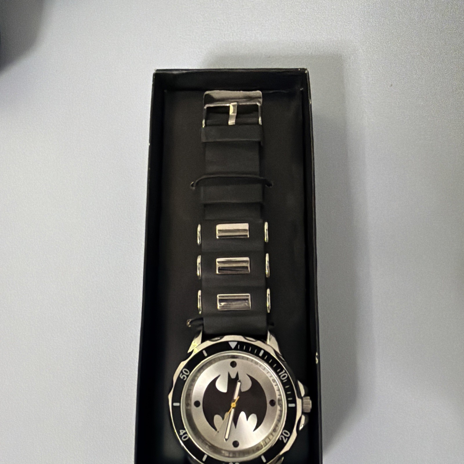 2014 AVON BATMAN WATCH SILVER TONE DIAL BLACK BAND DC COMICS-Never Used with Box