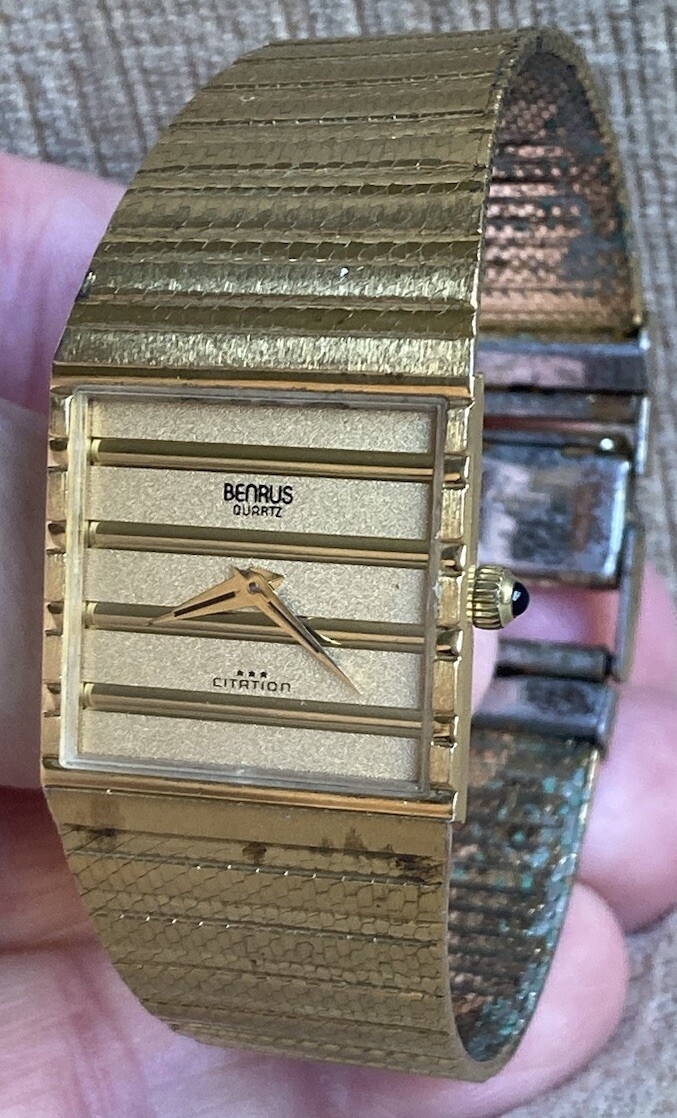 NOT WORKING Vintage Benrus Citation Tank Men’s Quartz Watch Gold Case Japan